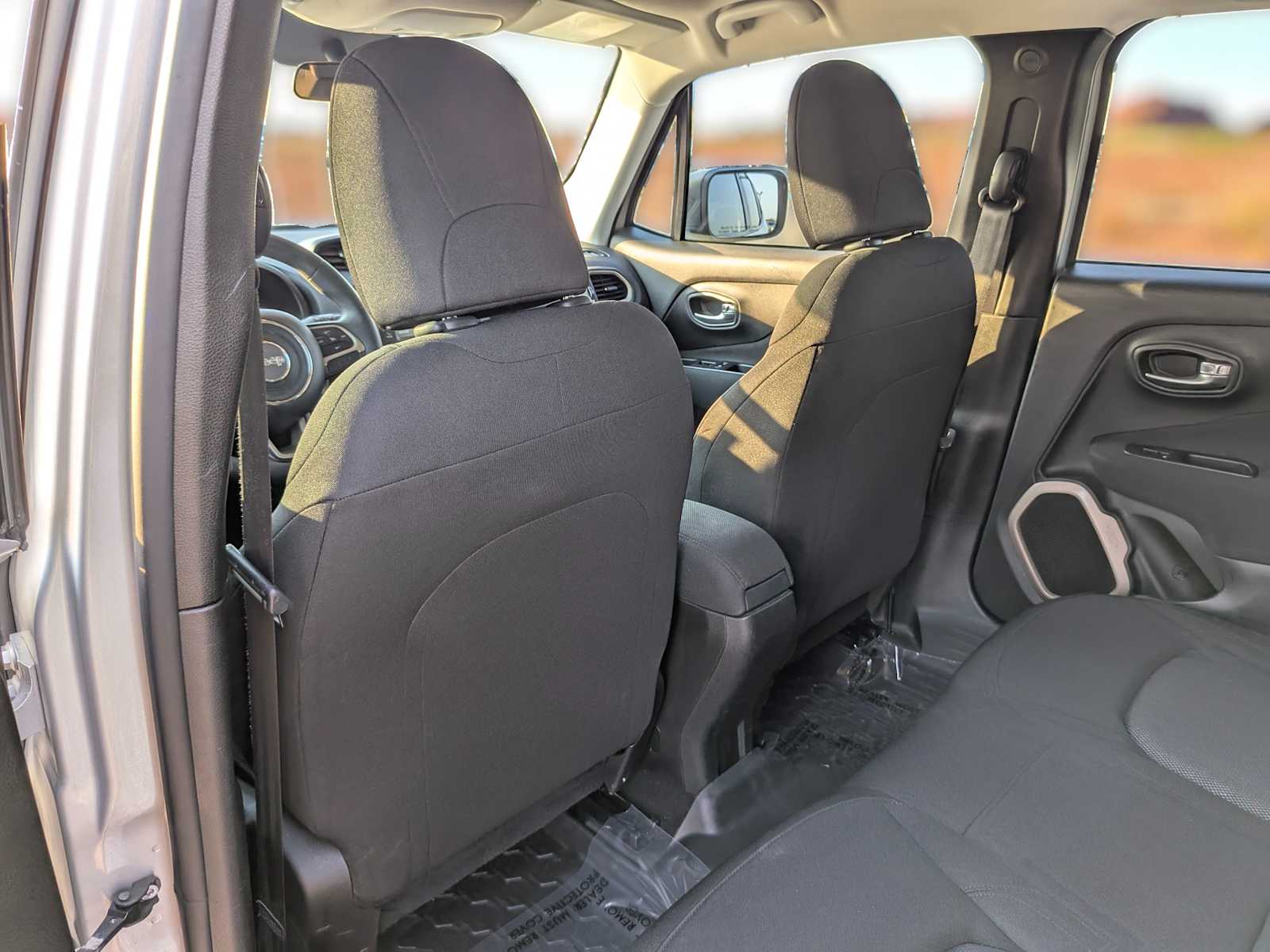 Thumbnail: 2017 Jeep Renegade - 22
