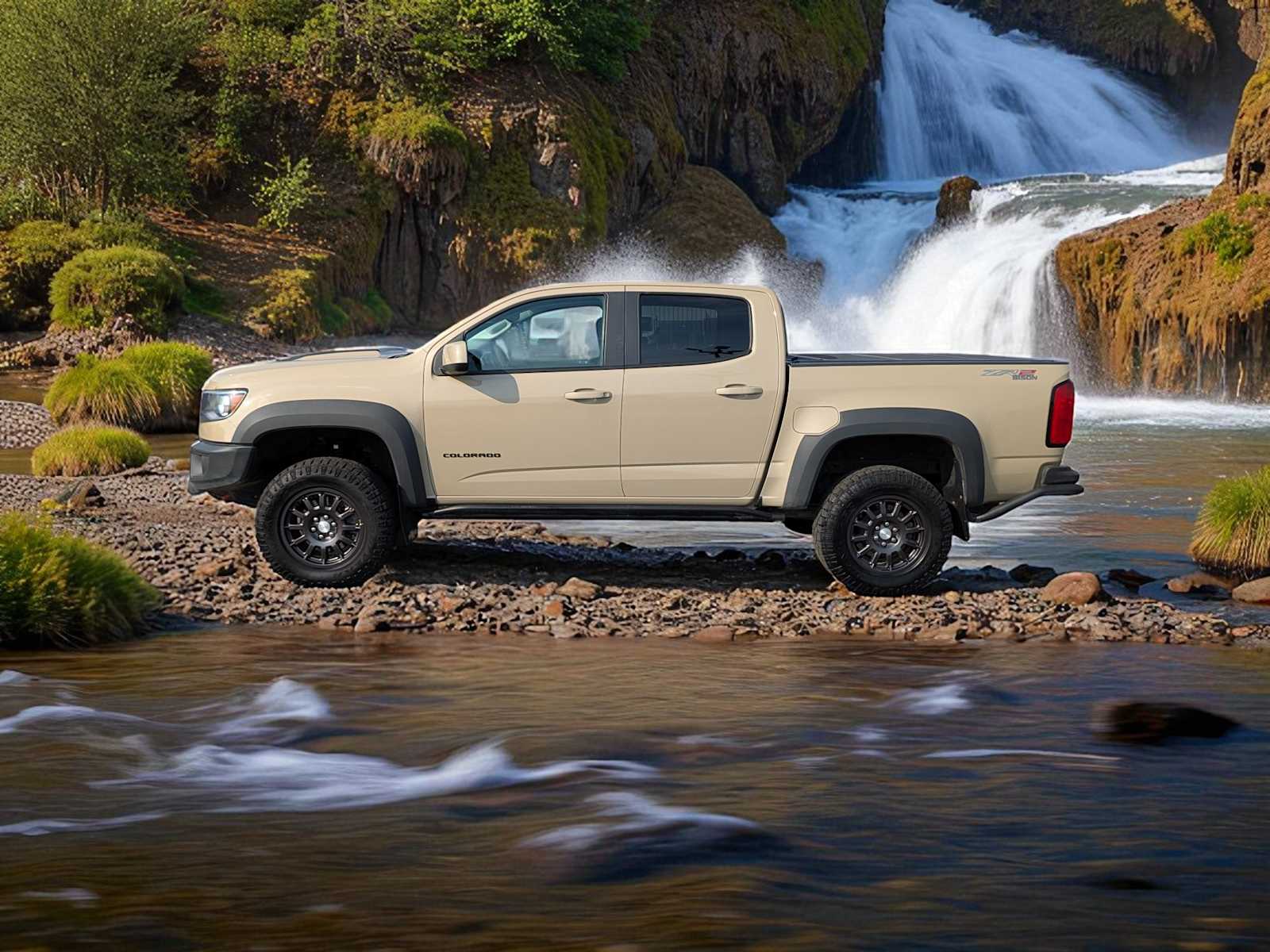 Thumbnail: 2022 Chevrolet Colorado - 3
