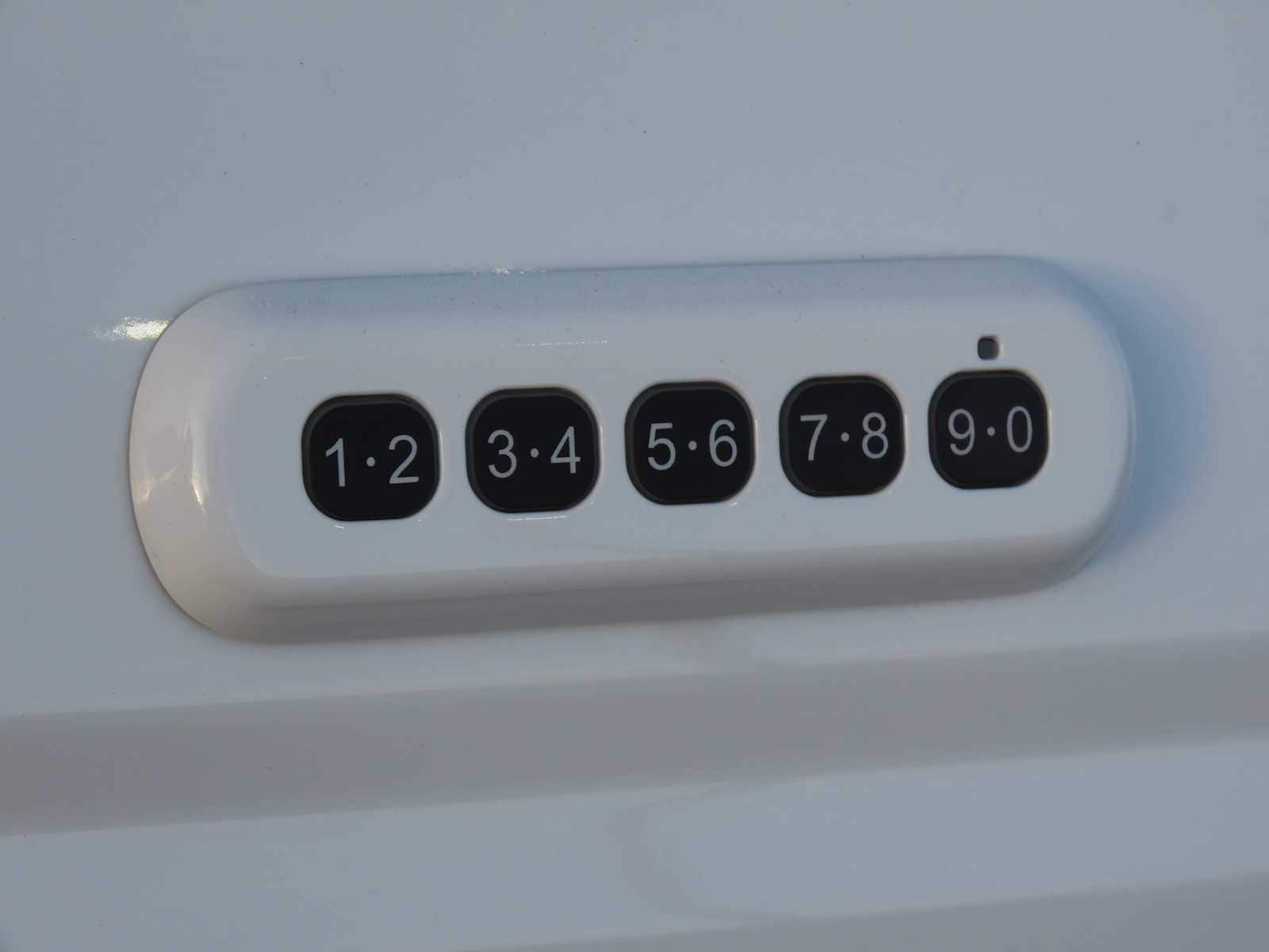 Thumbnail: 2022 Ford Bronco - 18