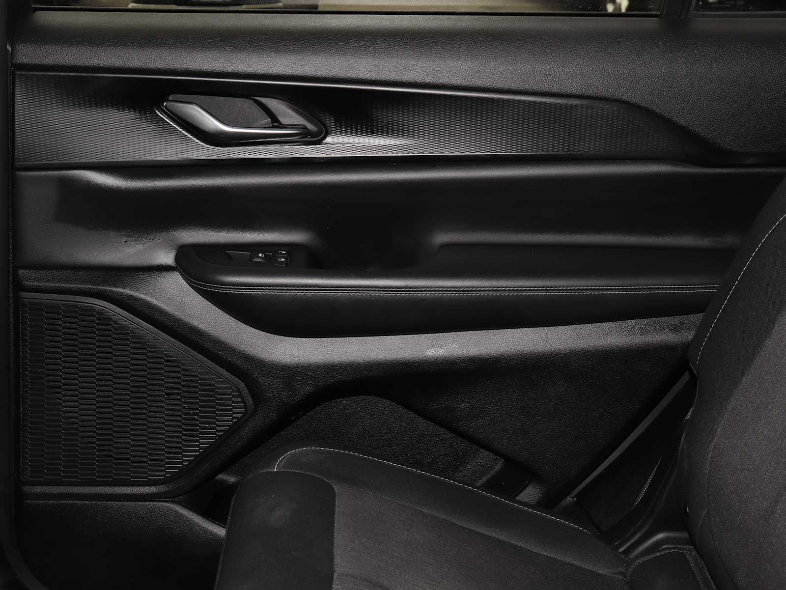 Thumbnail: 2023 Jeep Grand Cherokee L - 22