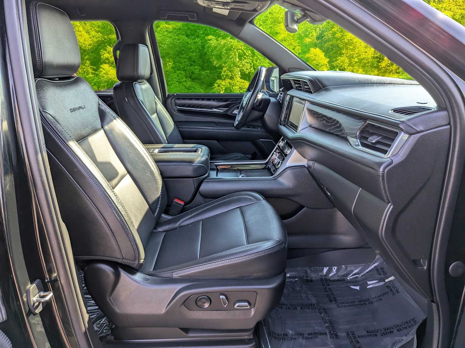 Thumbnail: 2022 GMC Yukon XL - 26