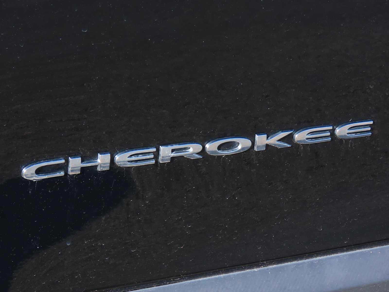 Thumbnail: 2019 Jeep Cherokee - 12