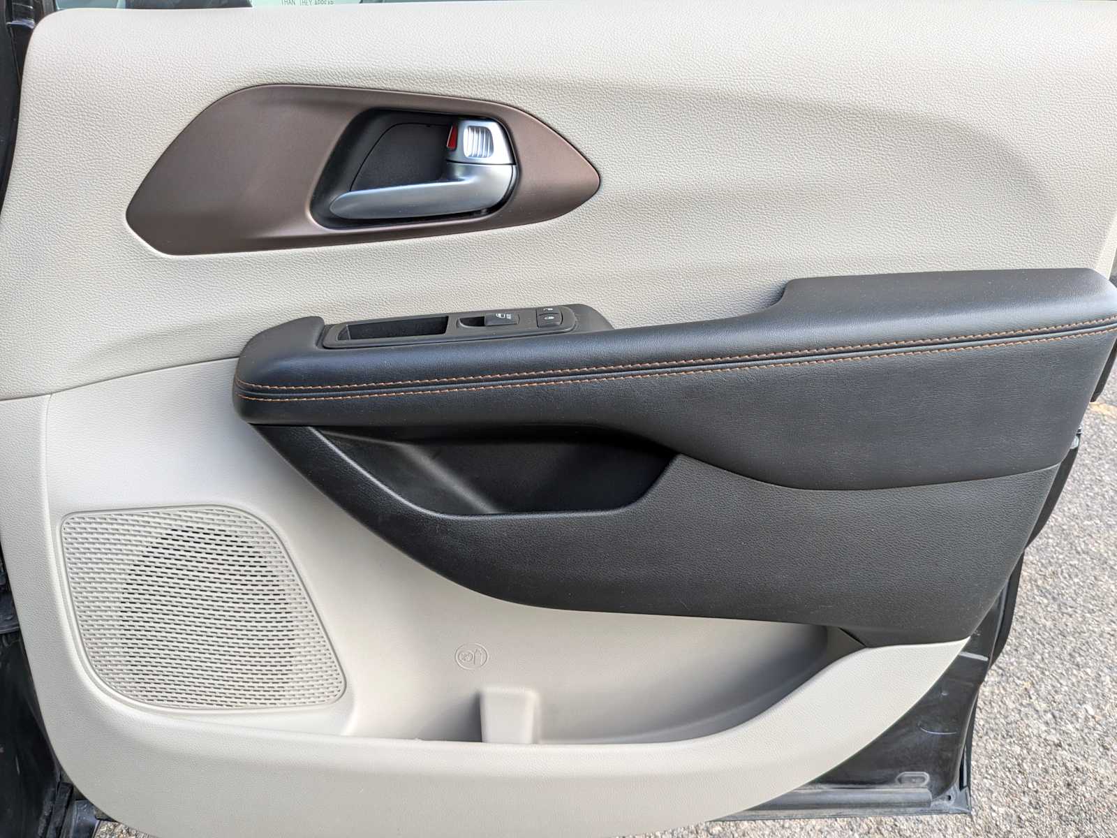 Thumbnail: 2017 Chrysler Pacifica - 22