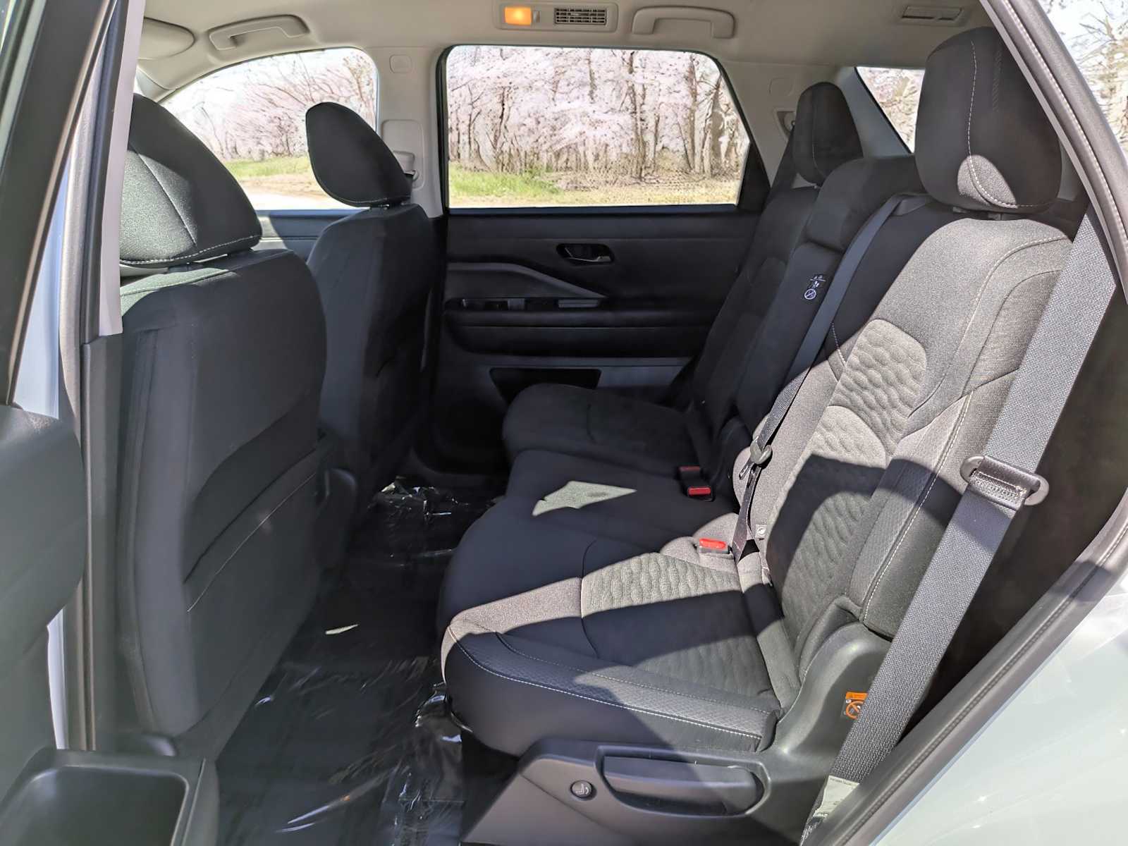 Thumbnail: 2025 Nissan Pathfinder - 21