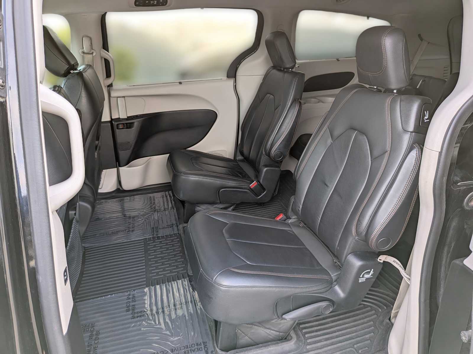 Thumbnail: 2017 Chrysler Pacifica - 19