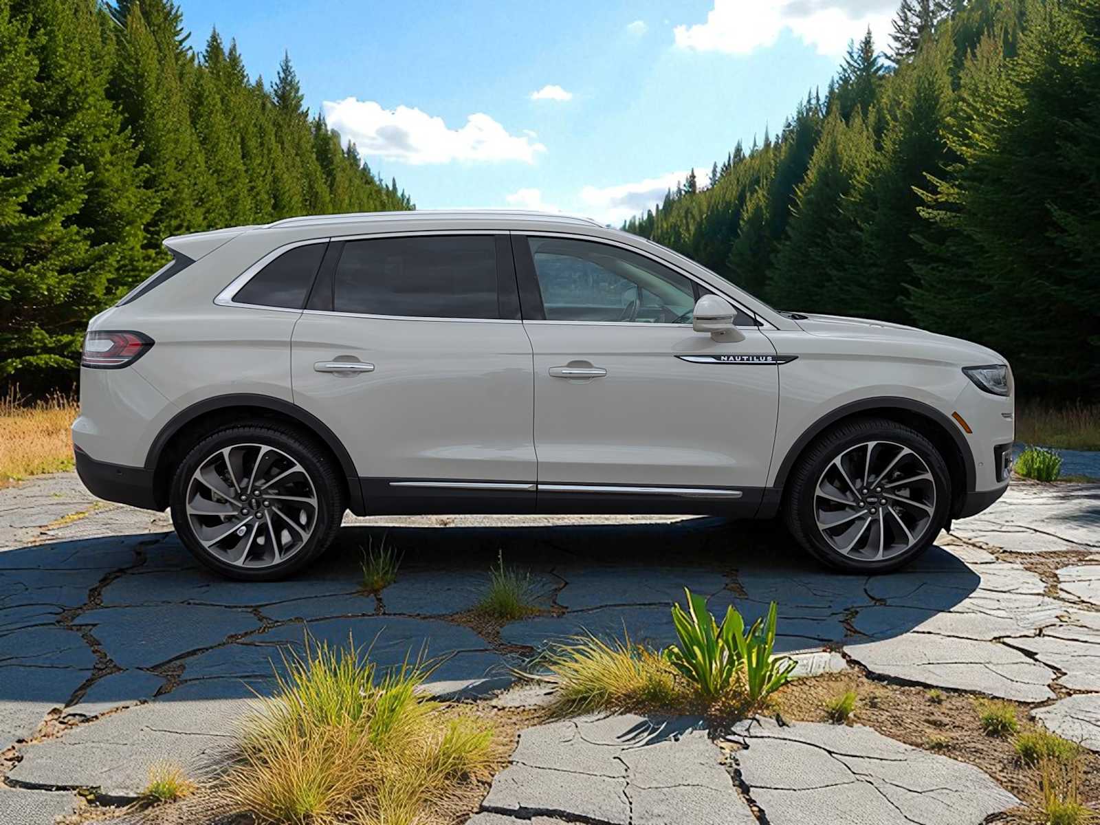 Thumbnail: 2019 Lincoln Nautilus - 7