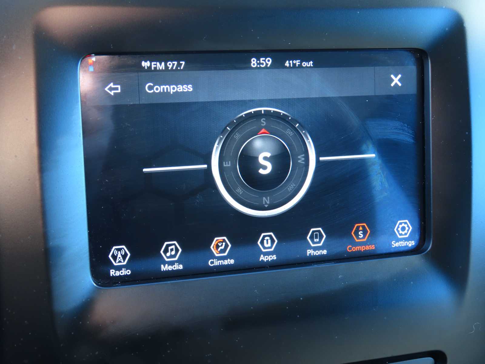 Thumbnail: 2019 Jeep Cherokee - 27