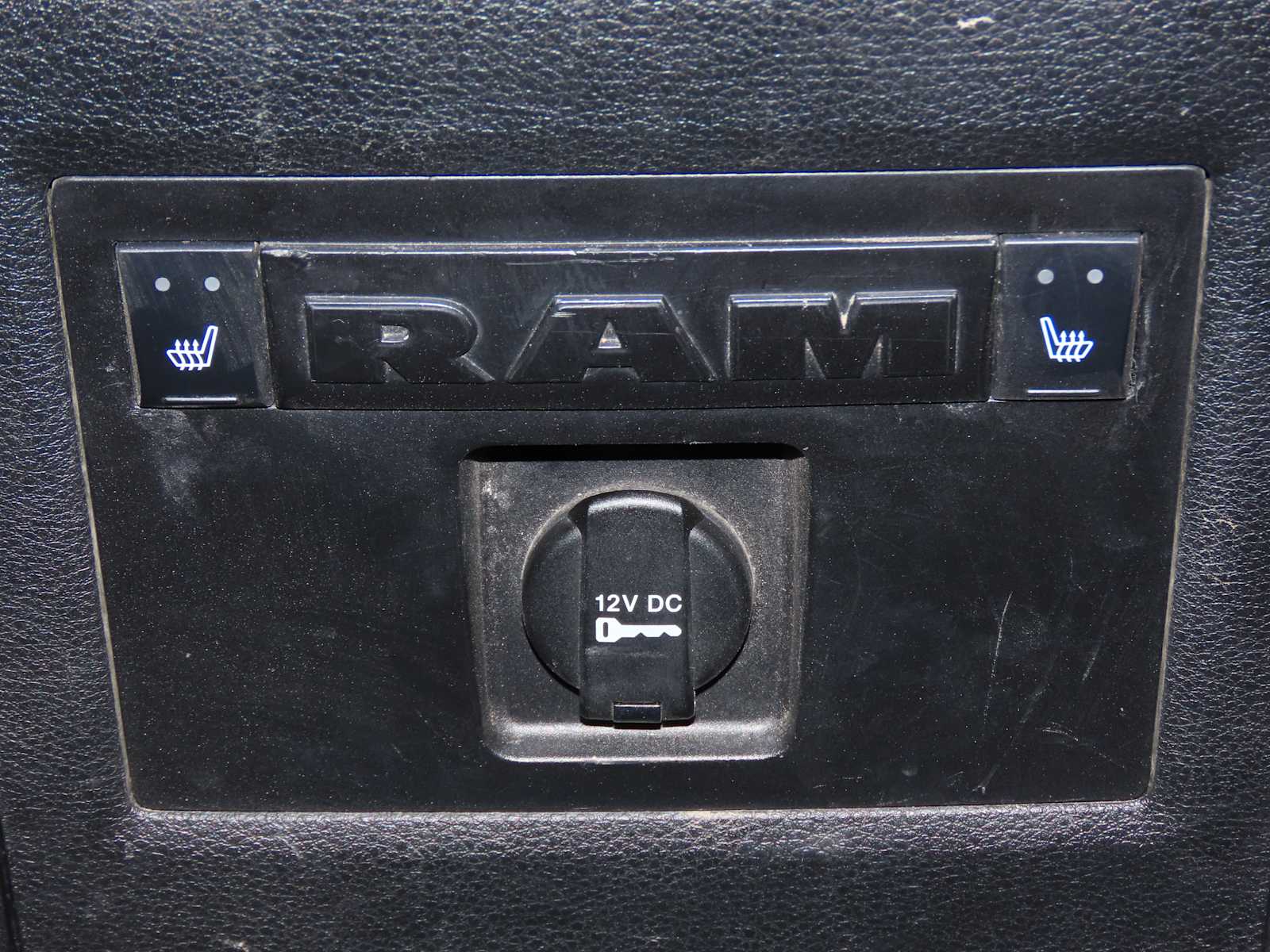 Thumbnail: 2015 RAM 3500 - 23