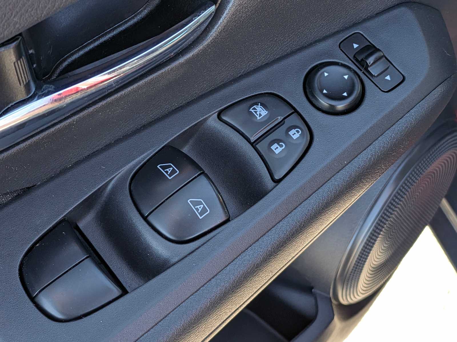 Thumbnail: 2021 Nissan Kicks - 18