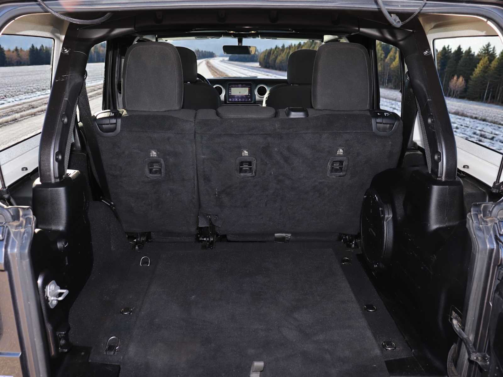 Thumbnail: 2020 Jeep Wrangler - 35