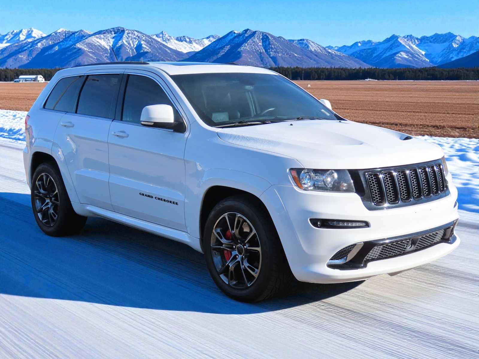 Thumbnail: 2013 Jeep Grand Cherokee - 8