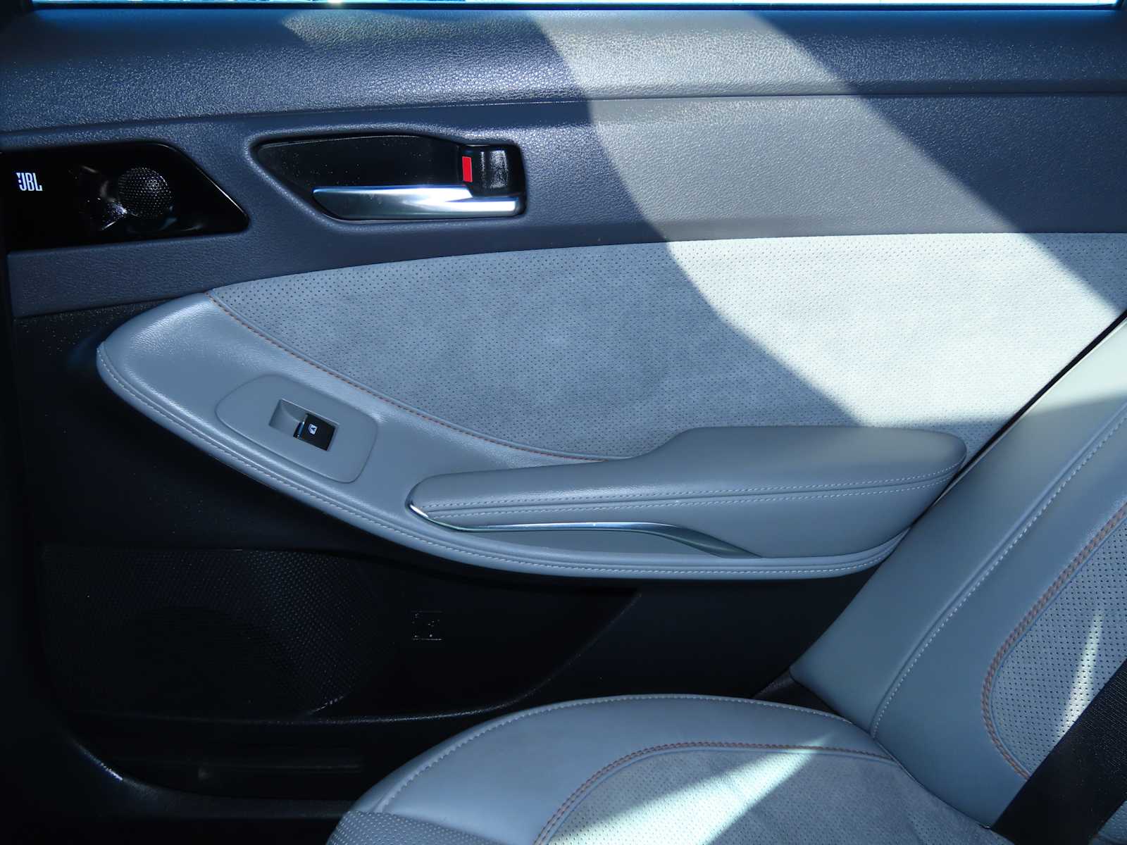 Thumbnail: 2019 Toyota Avalon - 18