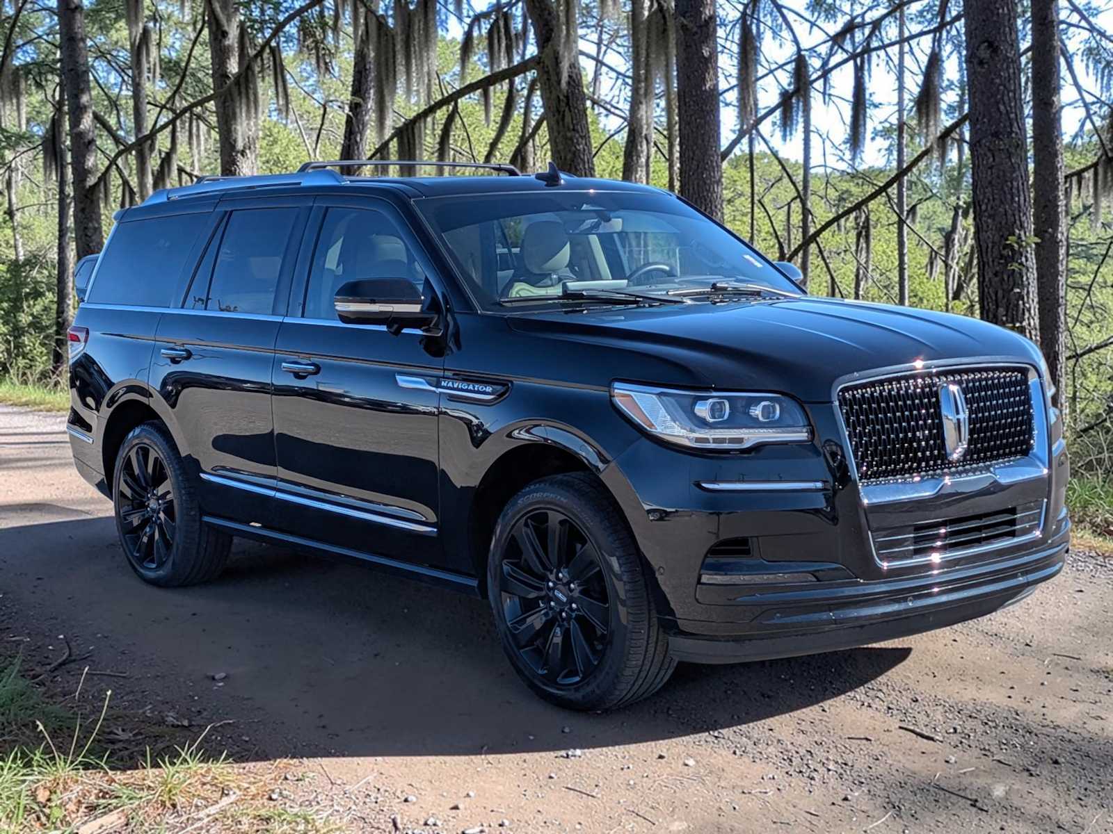 Thumbnail: 2023 Lincoln Navigator - 8