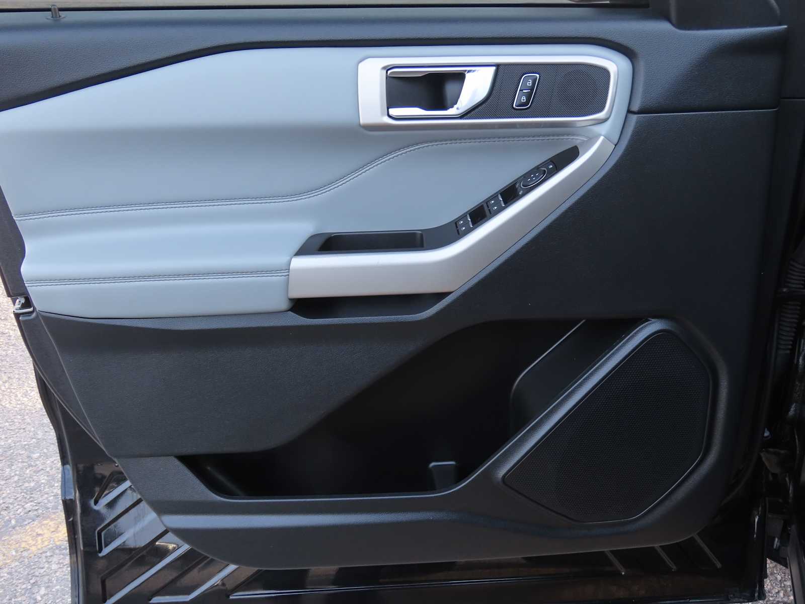 Thumbnail: 2022 Ford Explorer - 18