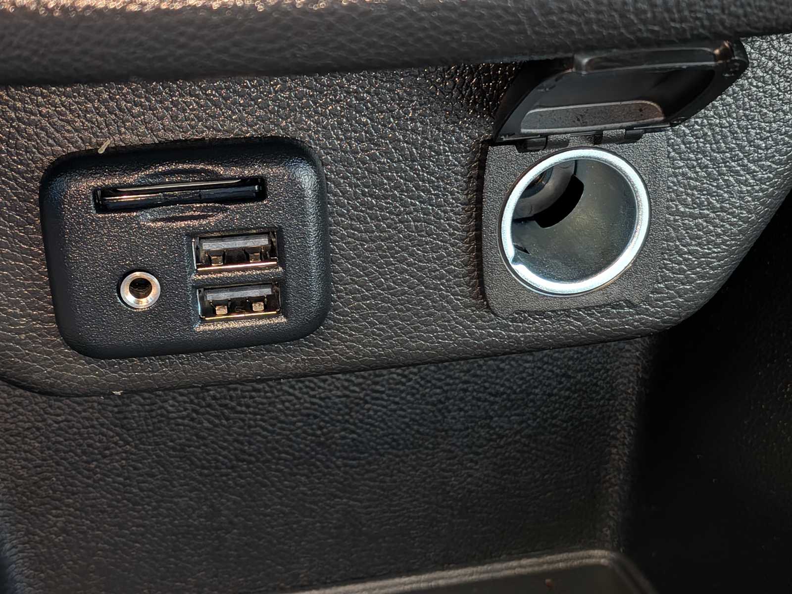 Thumbnail: 2020 Chevrolet Traverse - 31