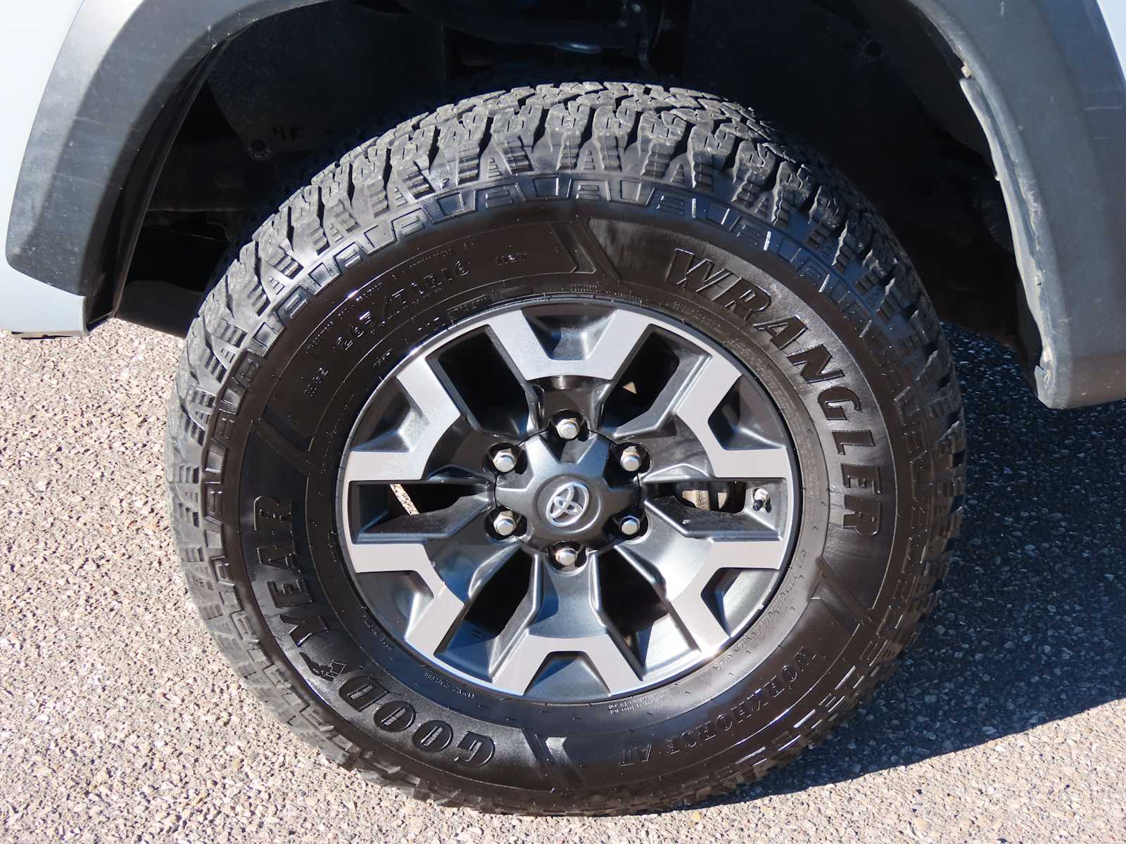 Thumbnail: 2019 Toyota Tacoma - 13