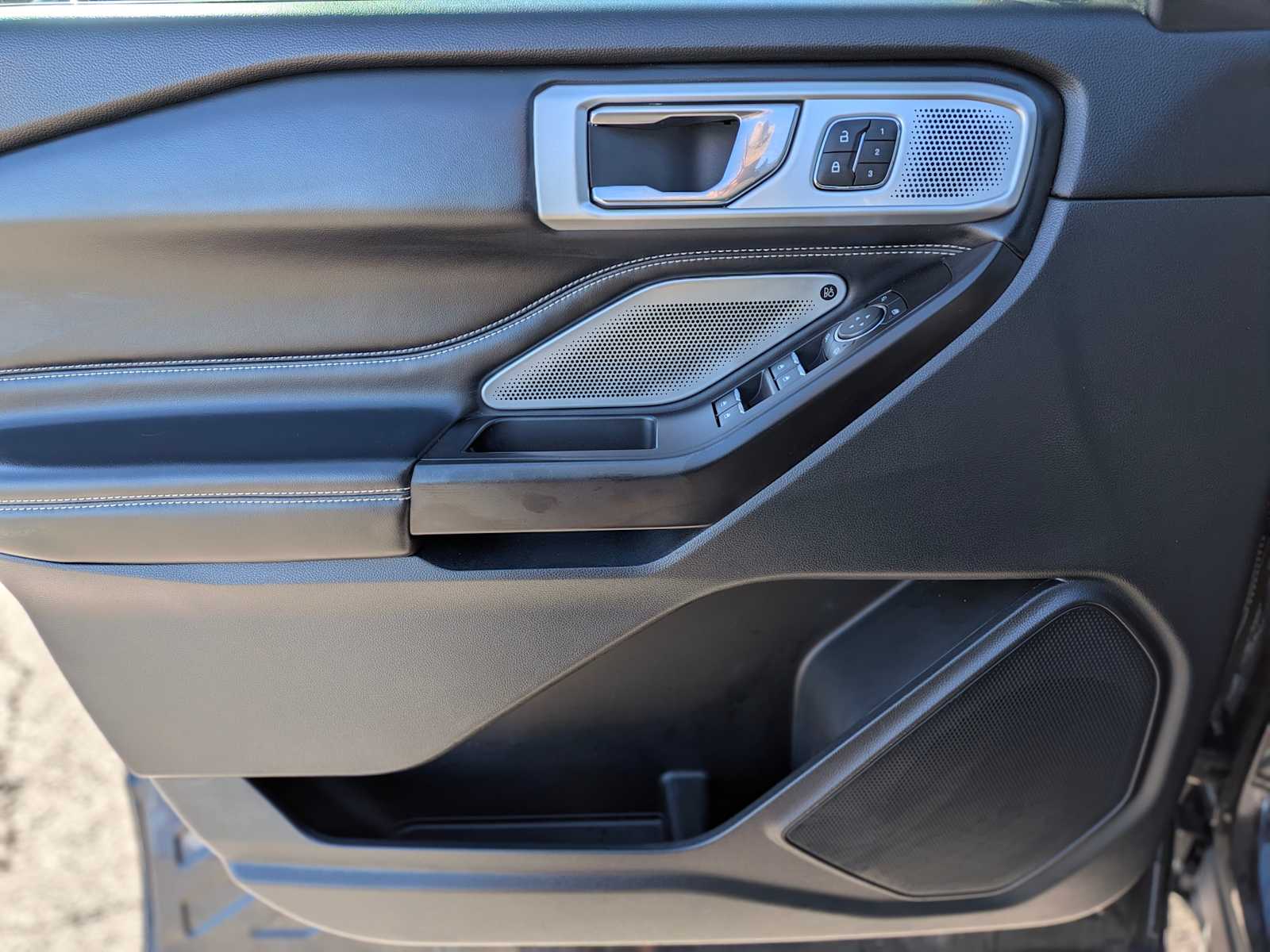 Thumbnail: 2020 Ford Explorer - 16