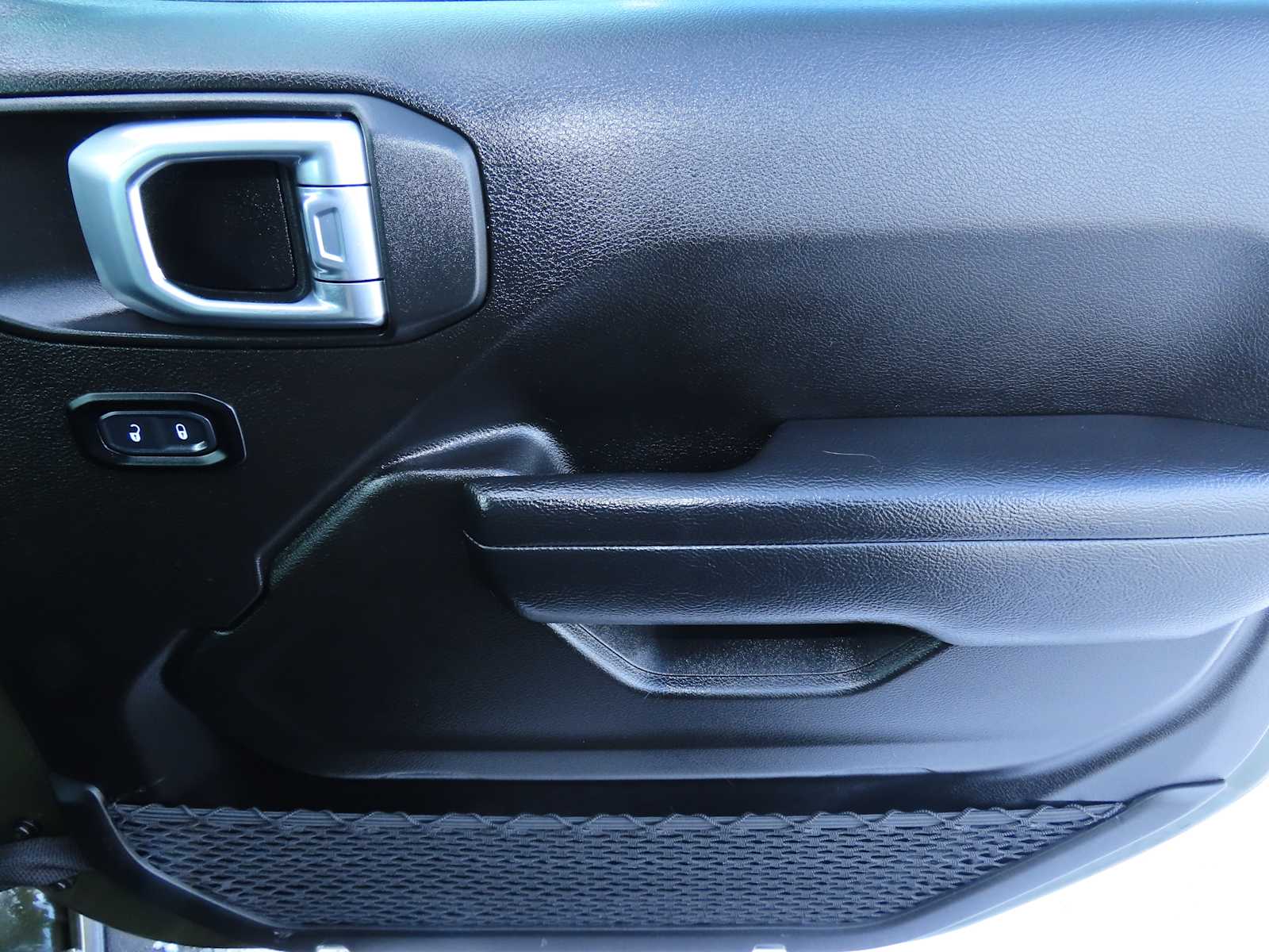 Thumbnail: 2023 Jeep Gladiator - 21