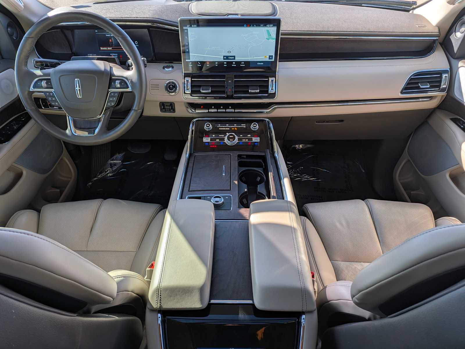 Thumbnail: 2023 Lincoln Navigator - 18
