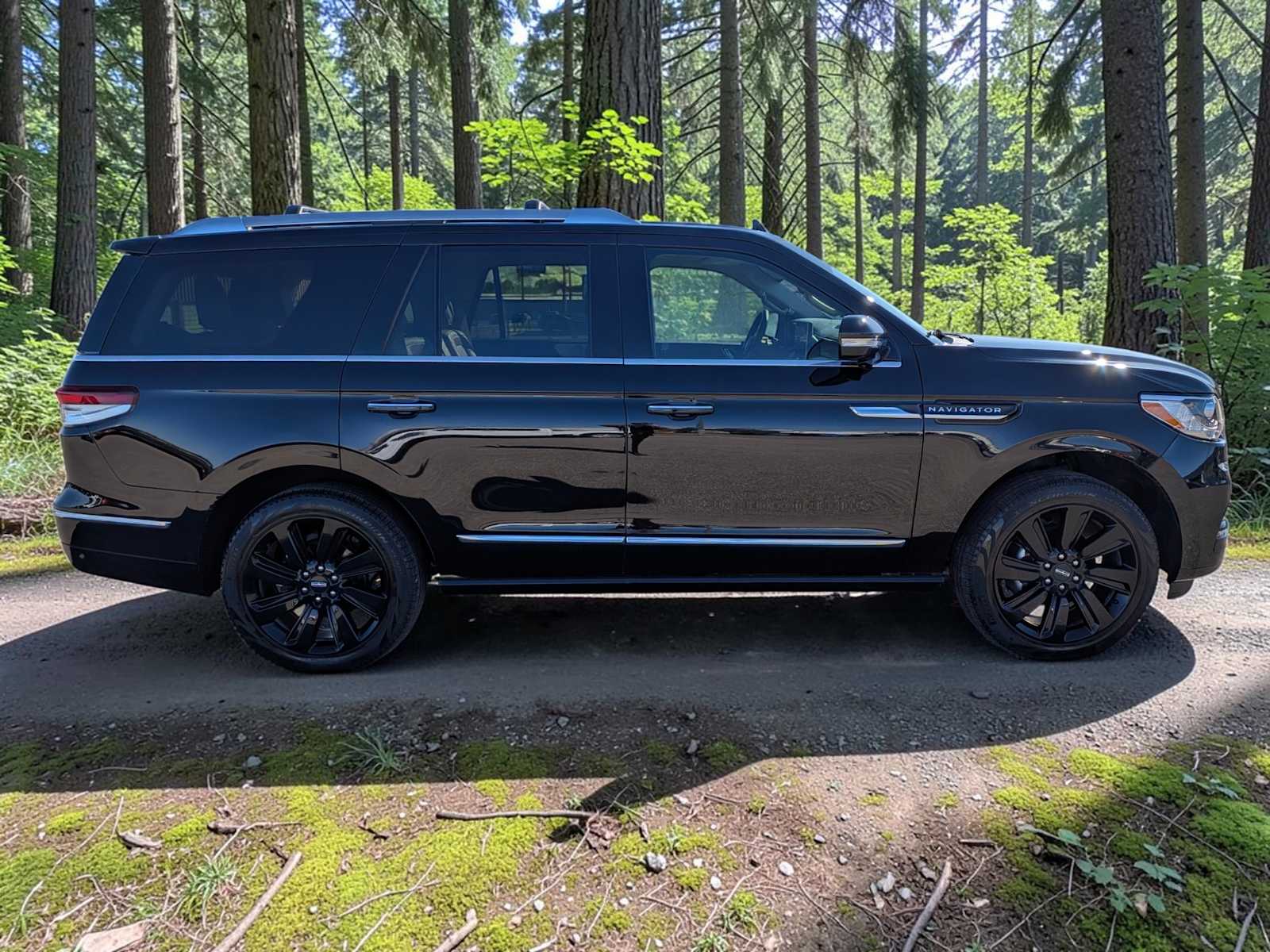 Thumbnail: 2023 Lincoln Navigator - 7