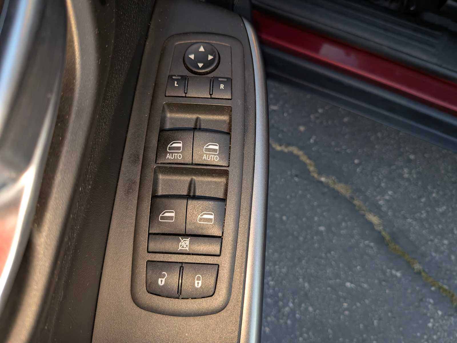 Thumbnail: 2021 Jeep Cherokee - 20