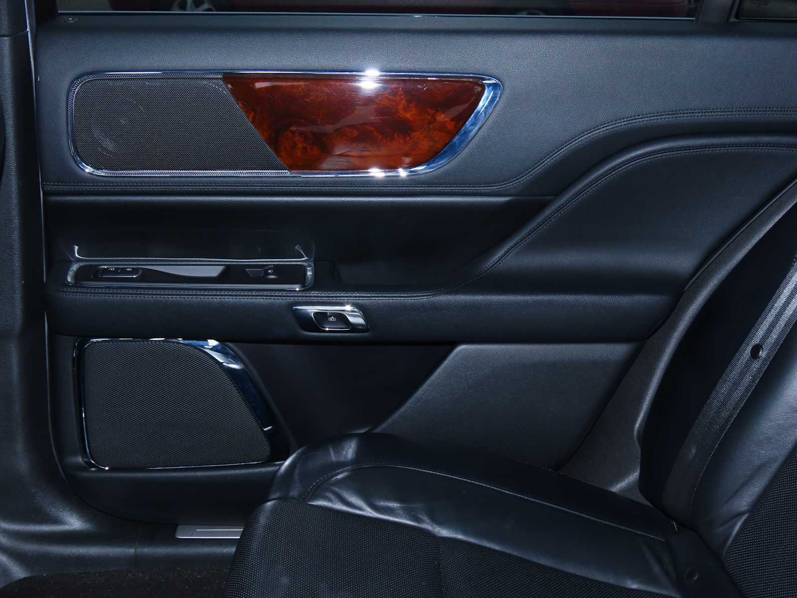 Thumbnail: 2019 Lincoln Continental - 19