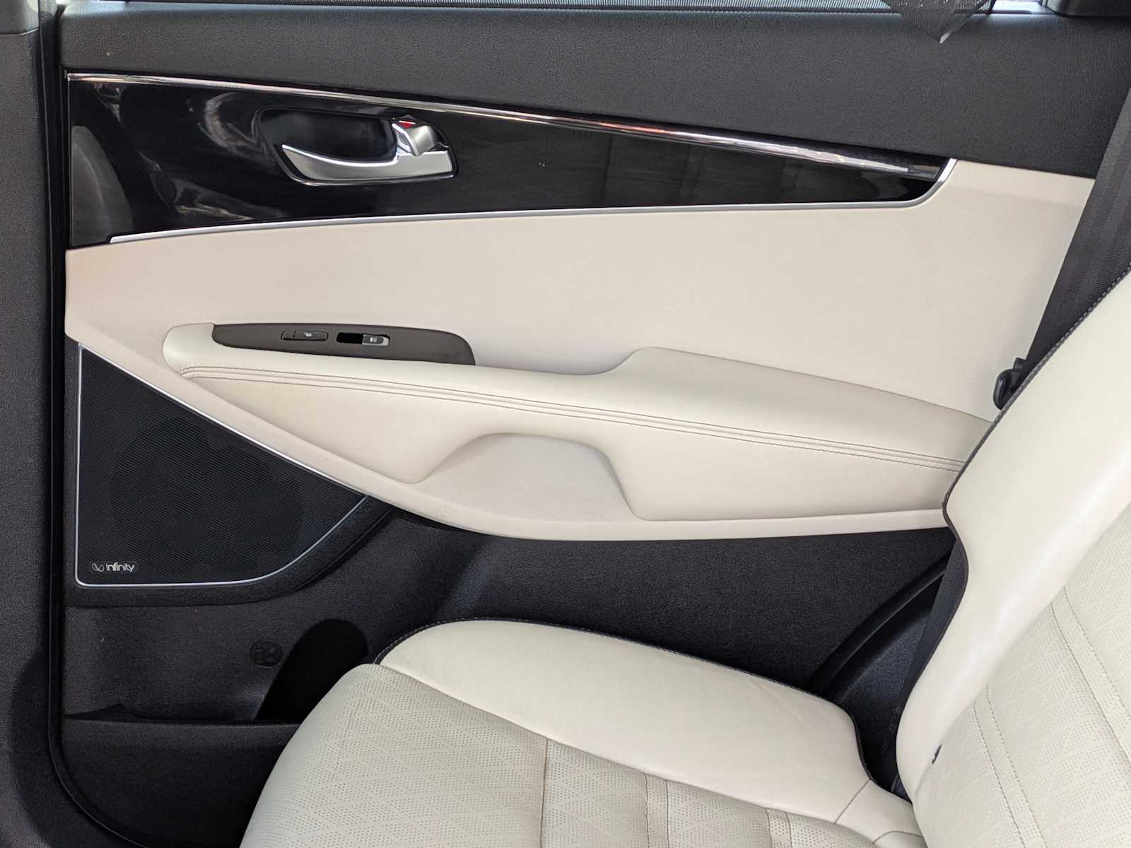 Thumbnail: 2018 Kia Sorento - 20