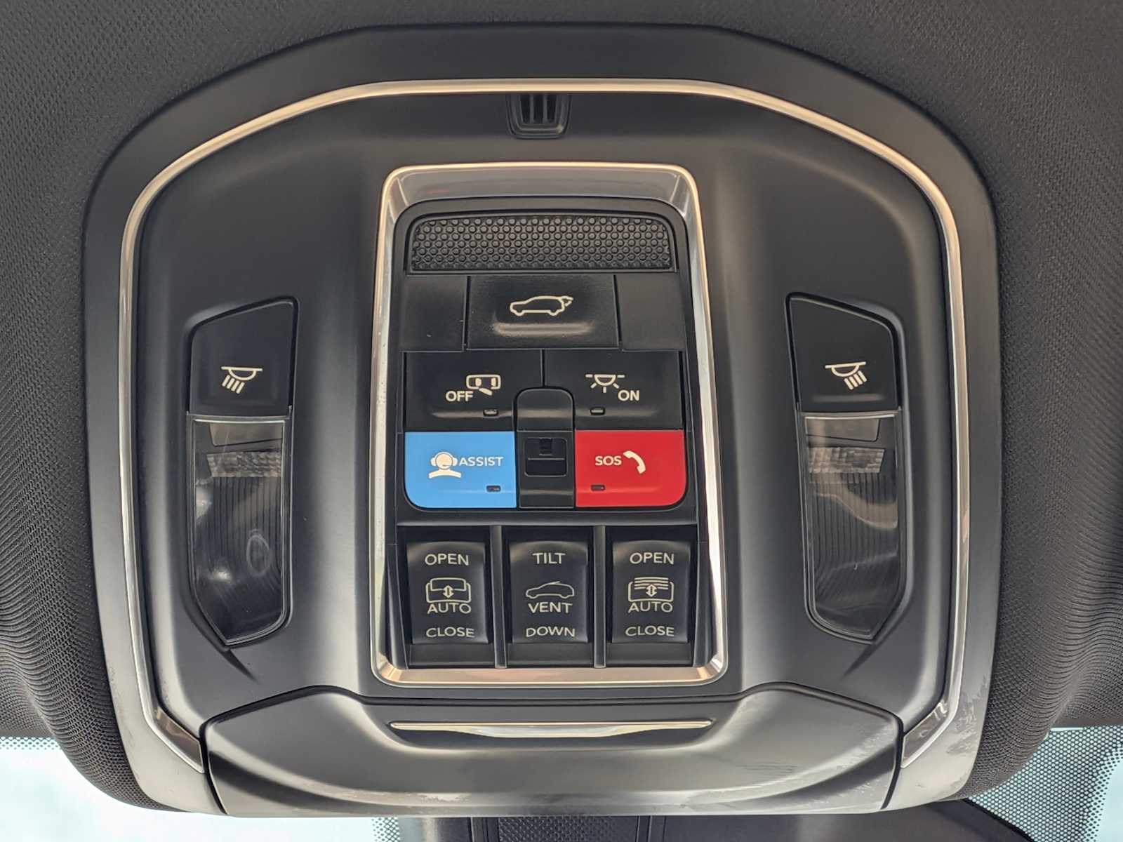 Thumbnail: 2025 Jeep Grand Cherokee - 25