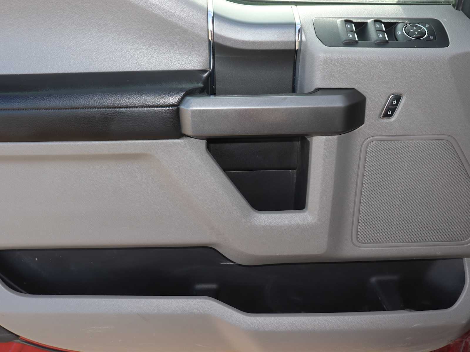 Thumbnail: 2015 Ford F-150 - 17