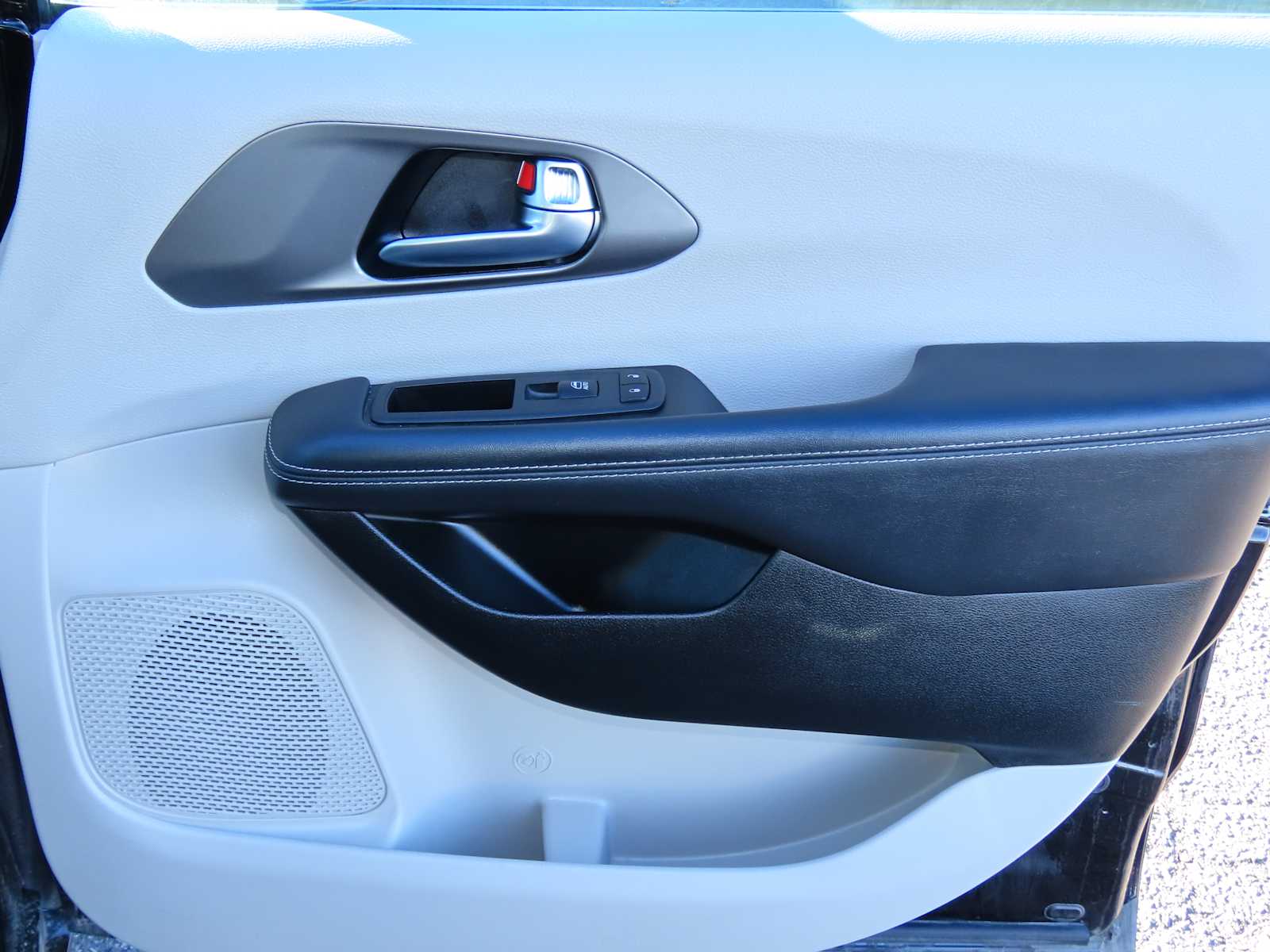 Thumbnail: 2024 Chrysler Pacifica - 22