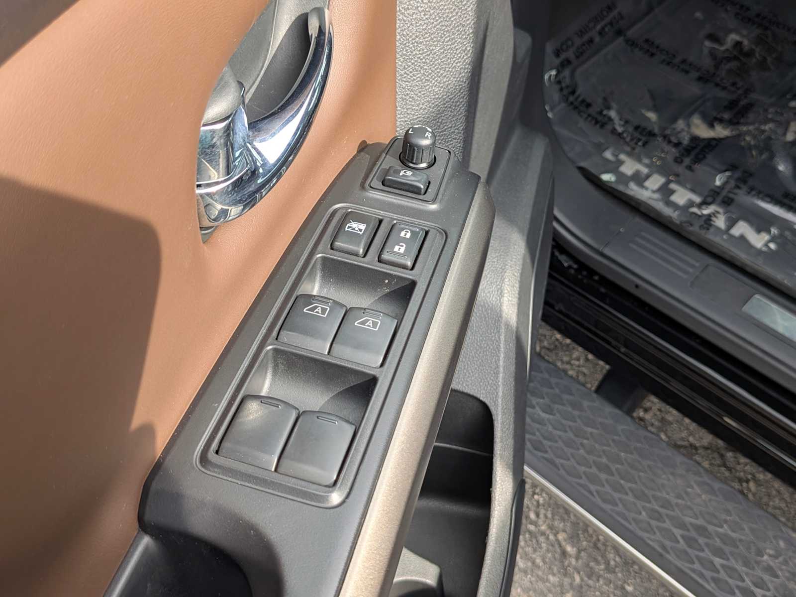 Thumbnail: 2021 Nissan Titan - 21