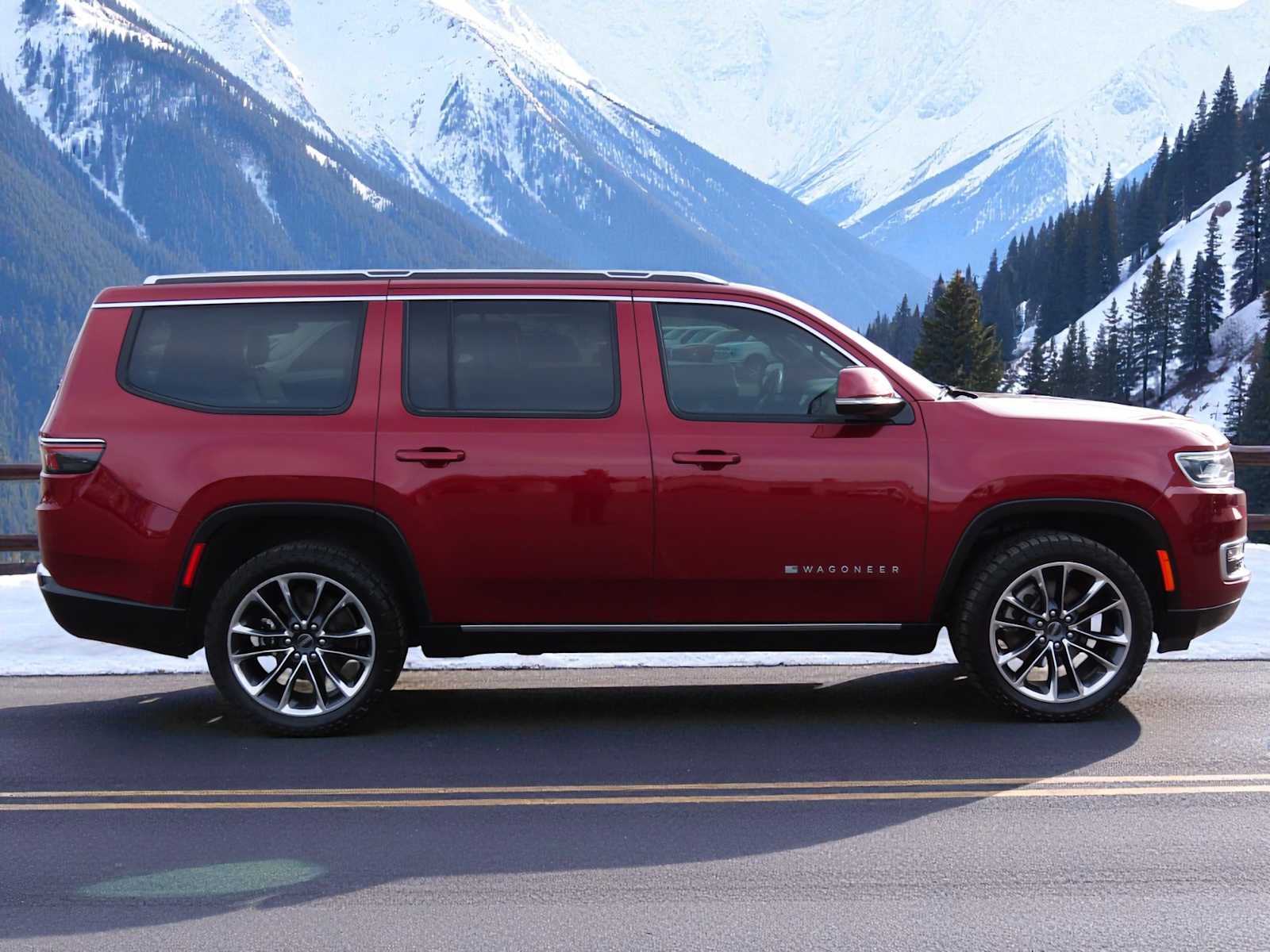 Thumbnail: 2022 Jeep Wagoneer - 5