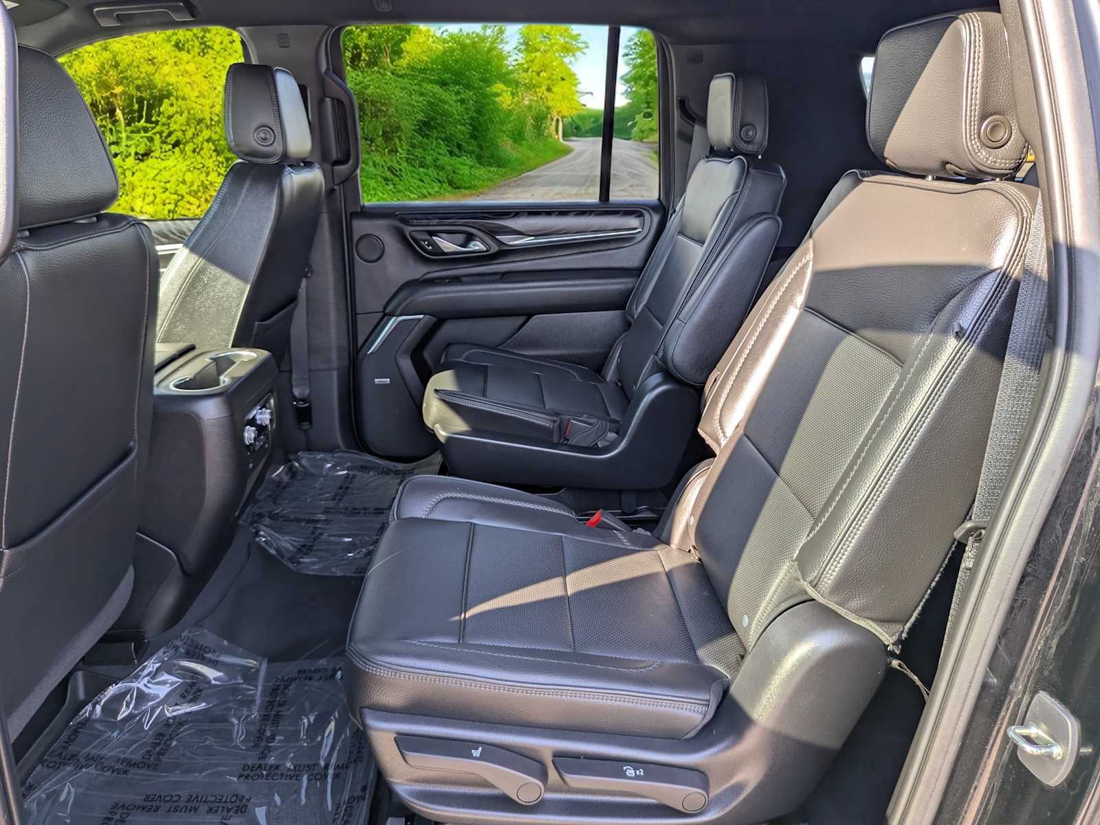 Thumbnail: 2022 GMC Yukon XL - 23