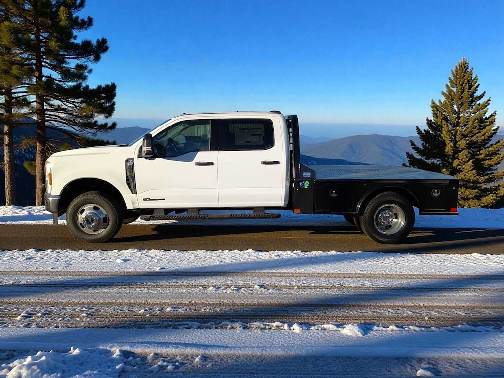 New 2026 Ford F-350 XLT Truck Crew Cab