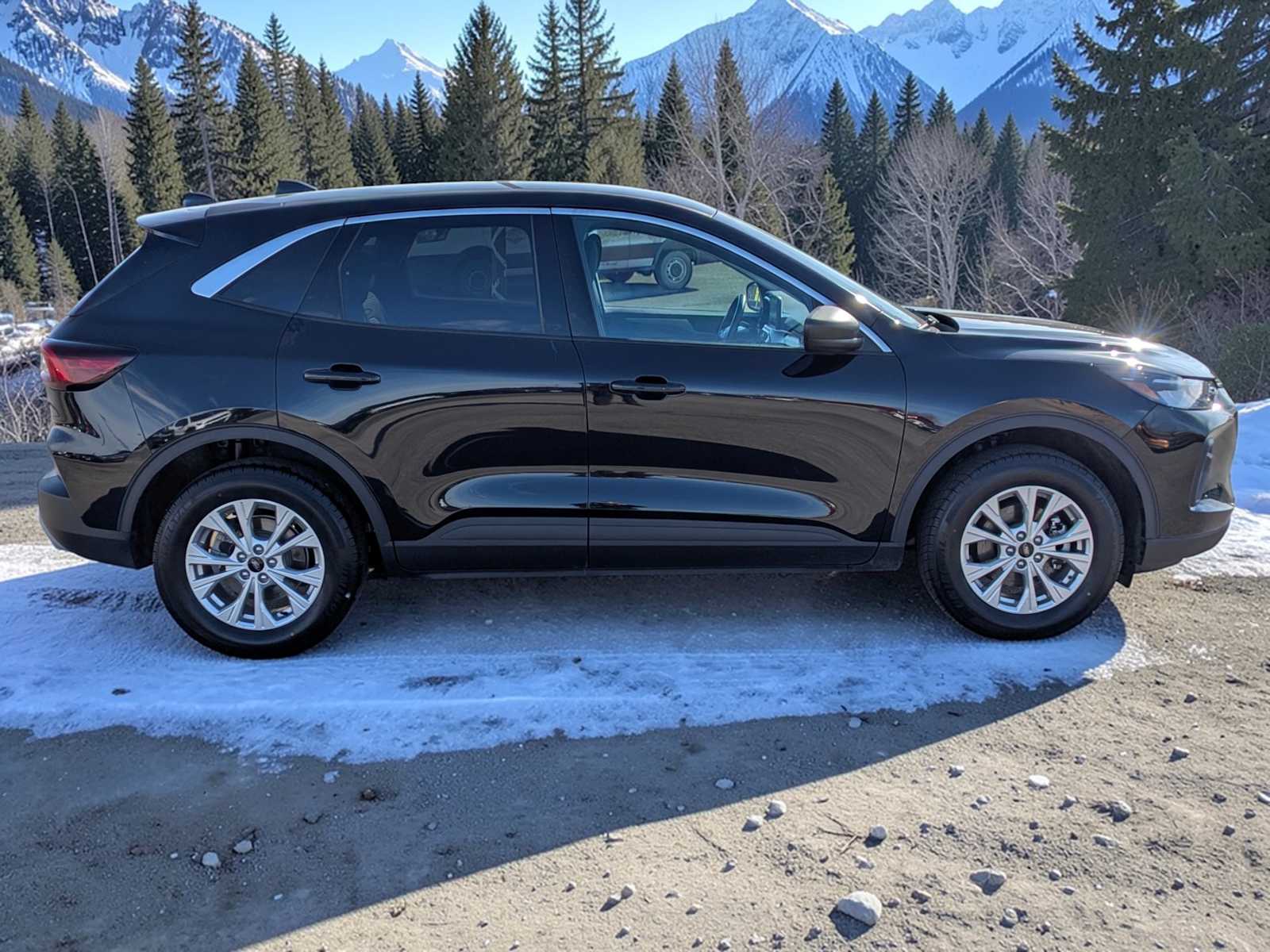 Thumbnail: 2023 Ford Escape - 7