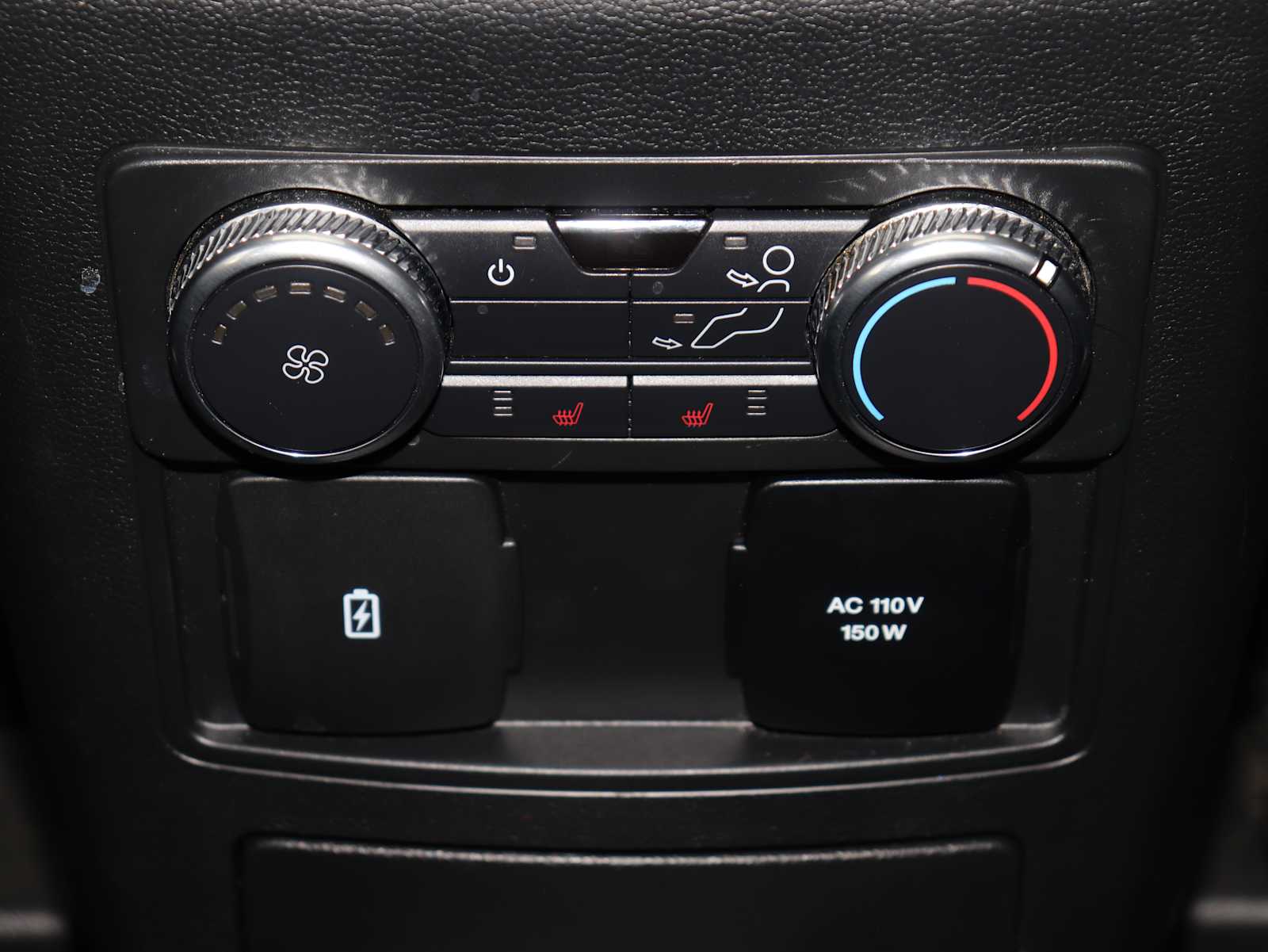 Thumbnail: 2022 Ford Explorer - 24