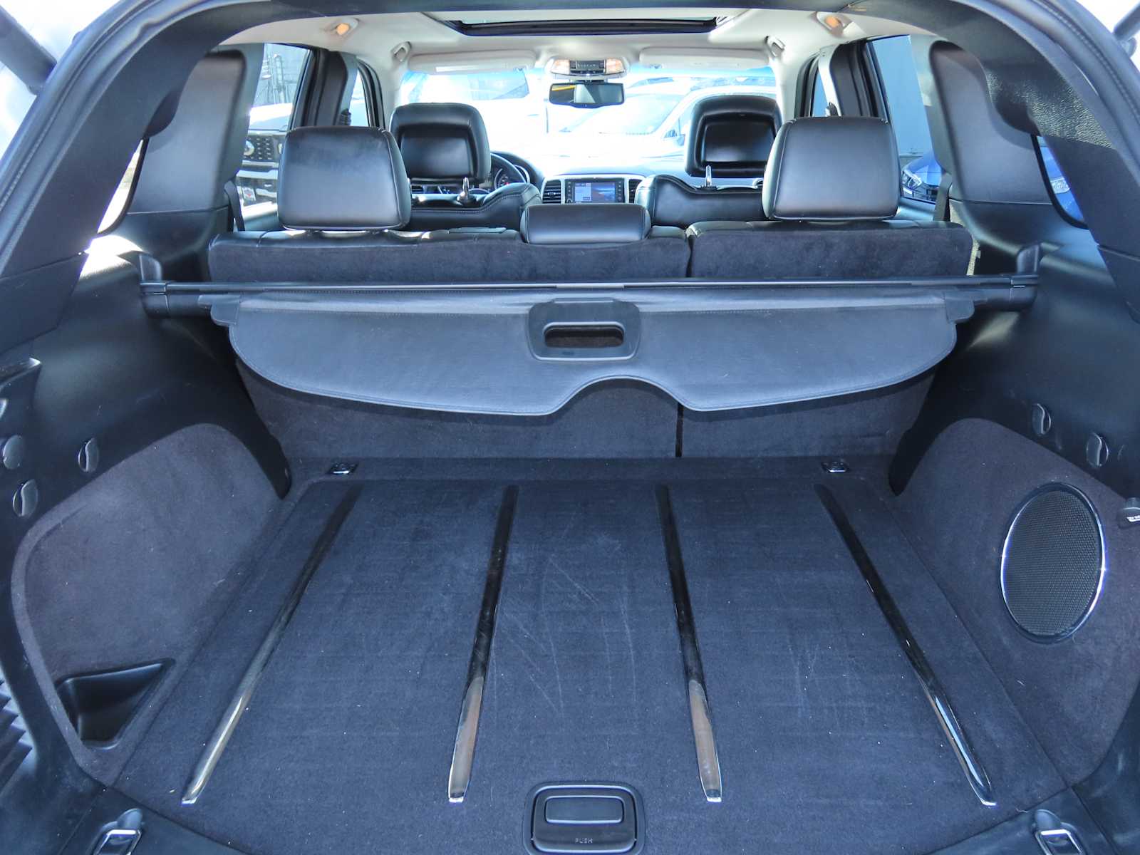 Thumbnail: 2013 Jeep Grand Cherokee - 39