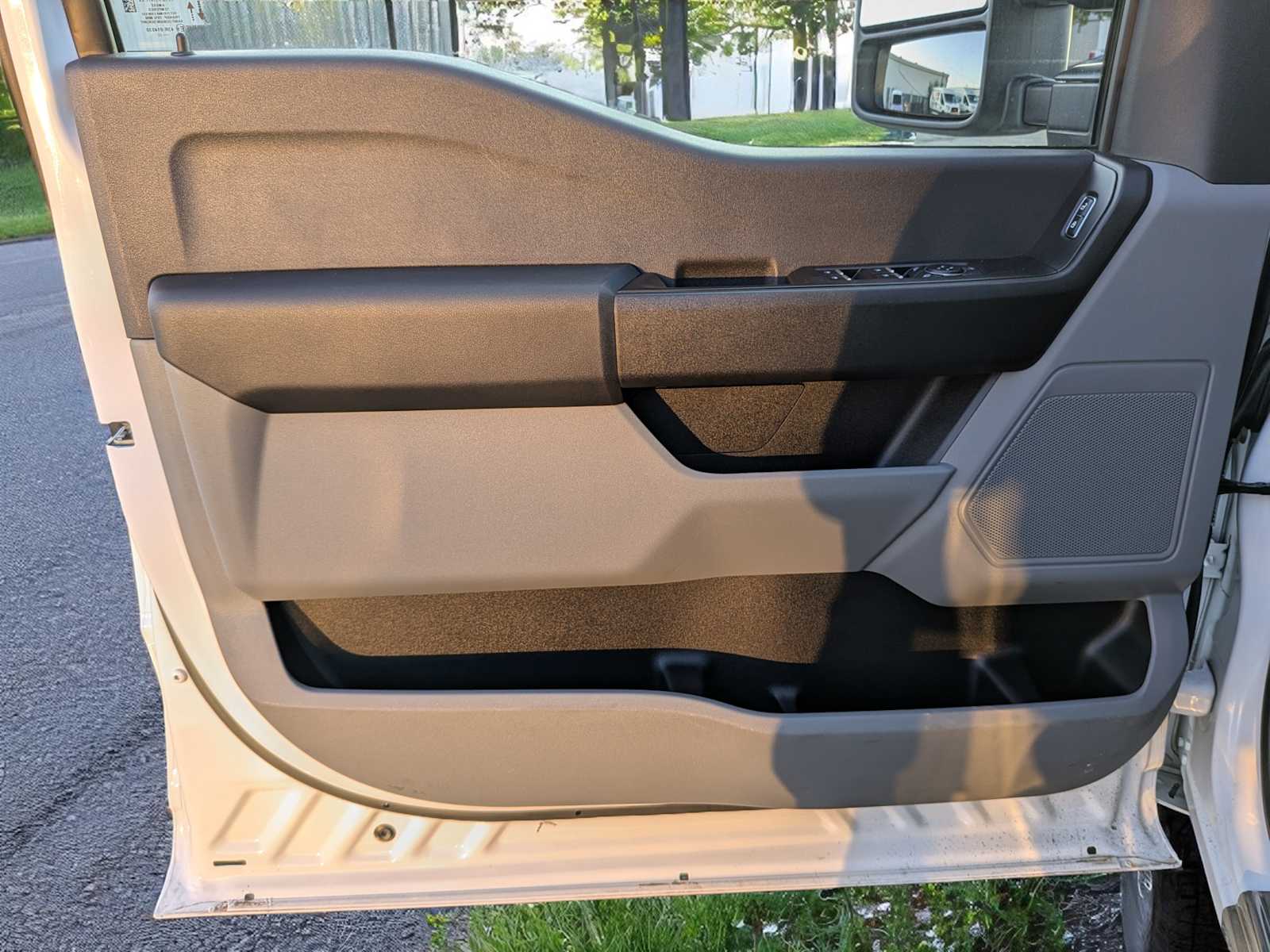2023 Ford Econoline E-350 20