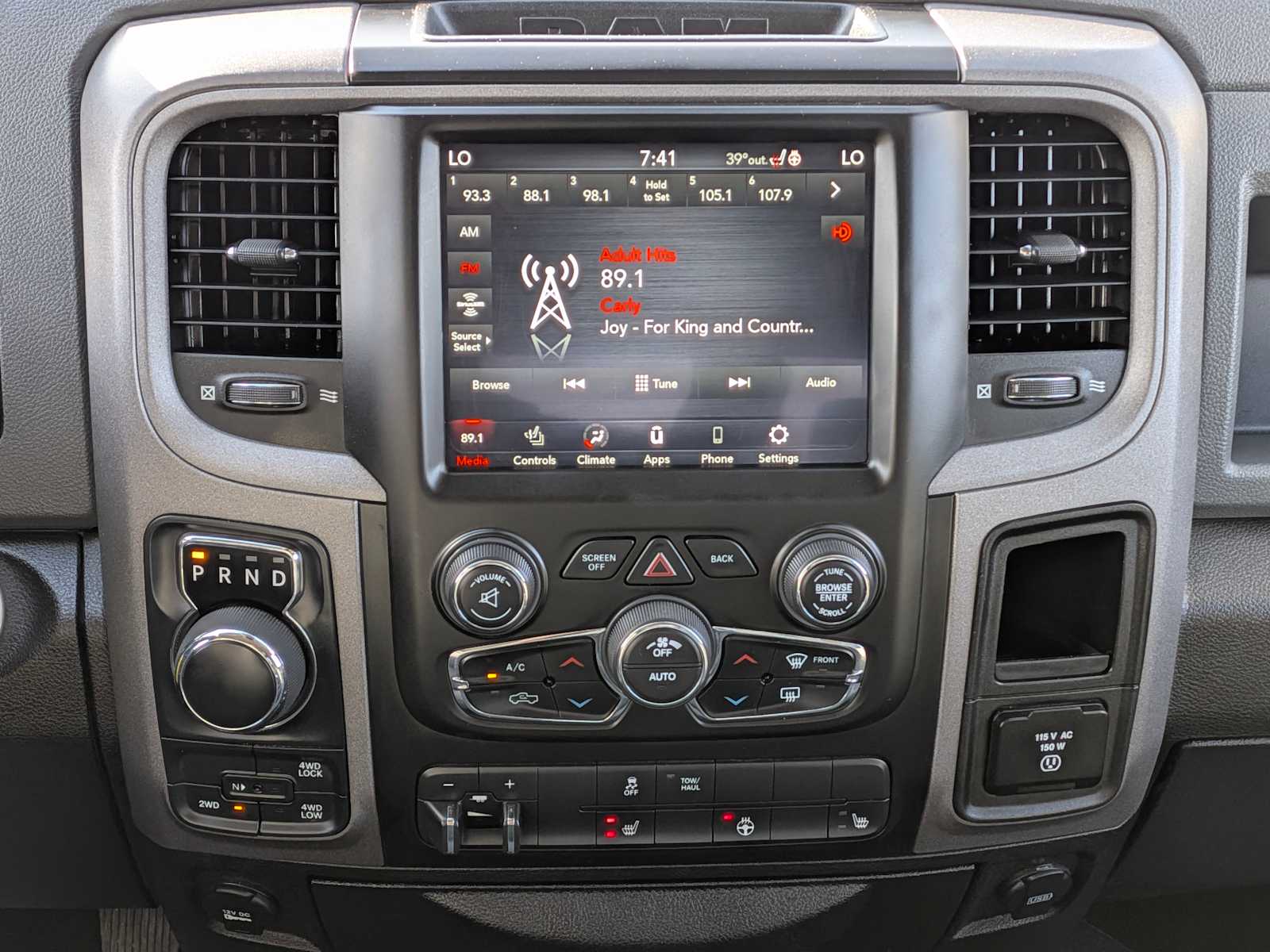 Thumbnail: 2019 RAM 1500 Classic - 27