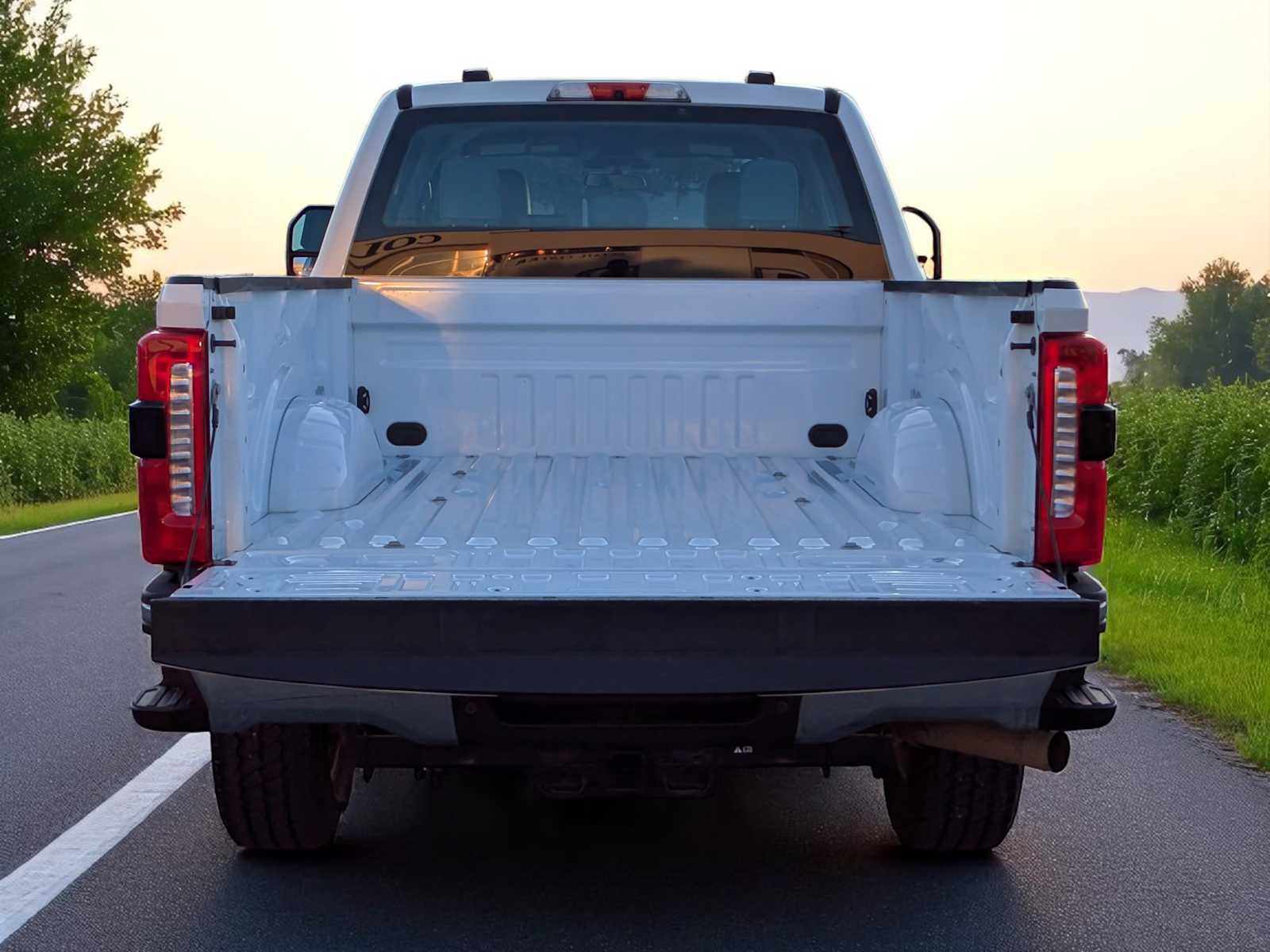 2023 Ford Econoline E-350 40
