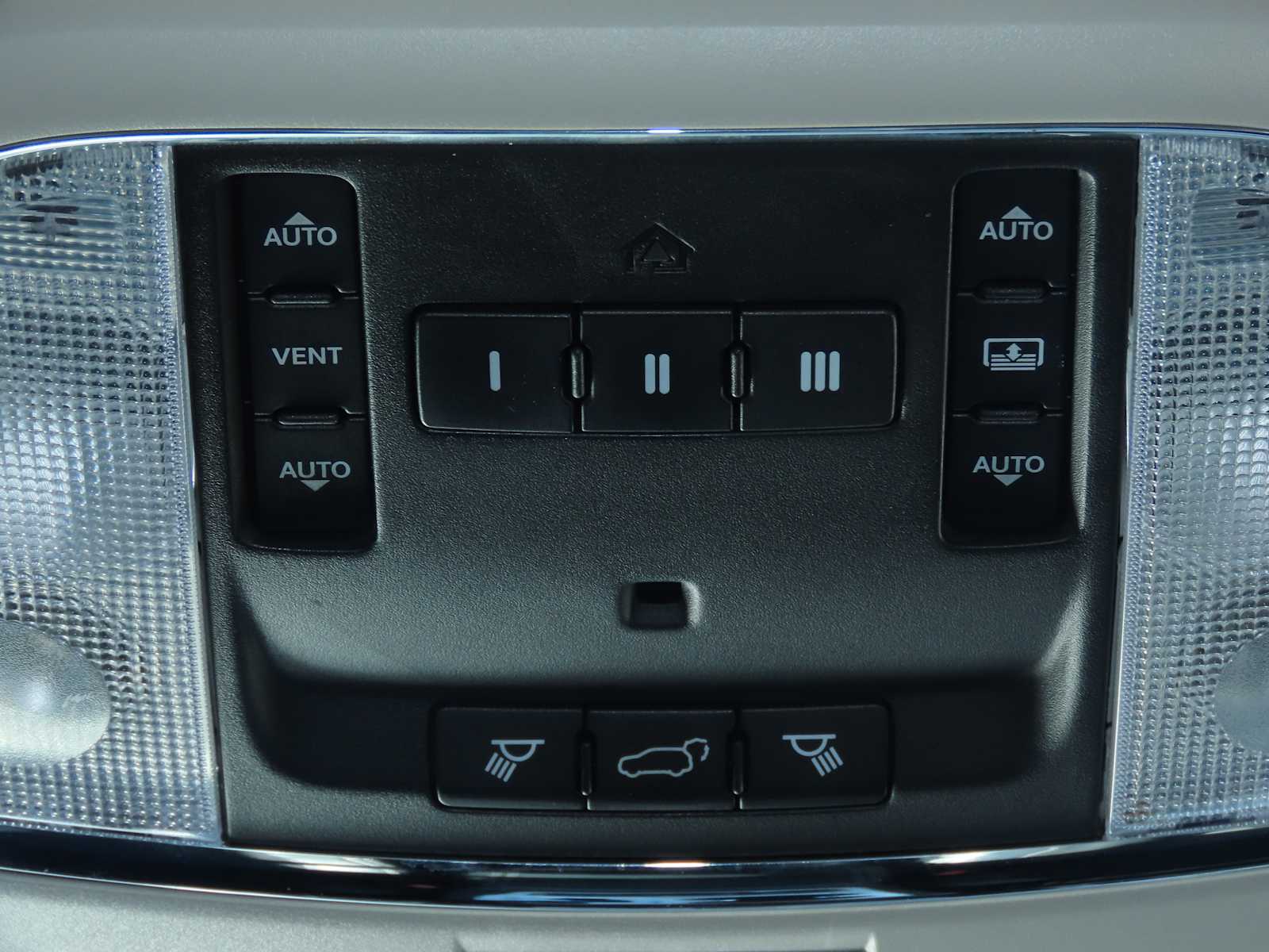 Thumbnail: 2013 Jeep Grand Cherokee - 30