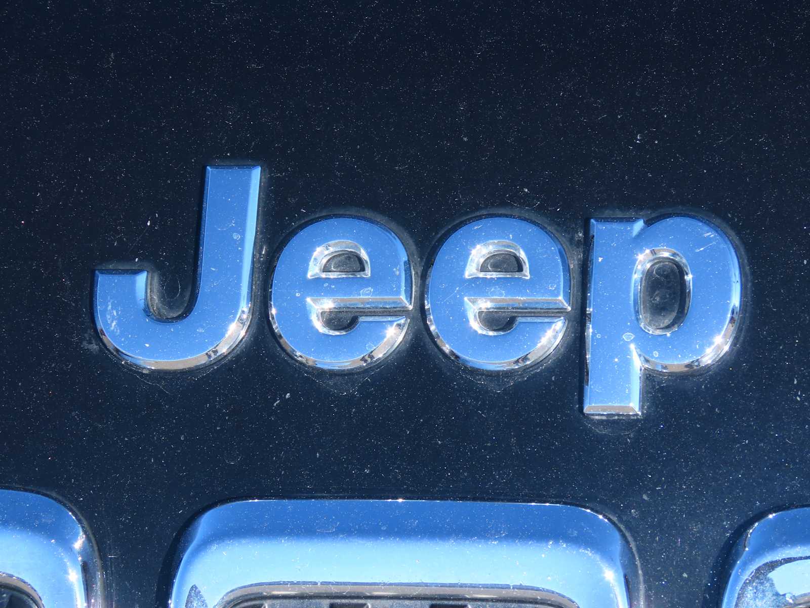 Thumbnail: 2019 Jeep Cherokee - 11