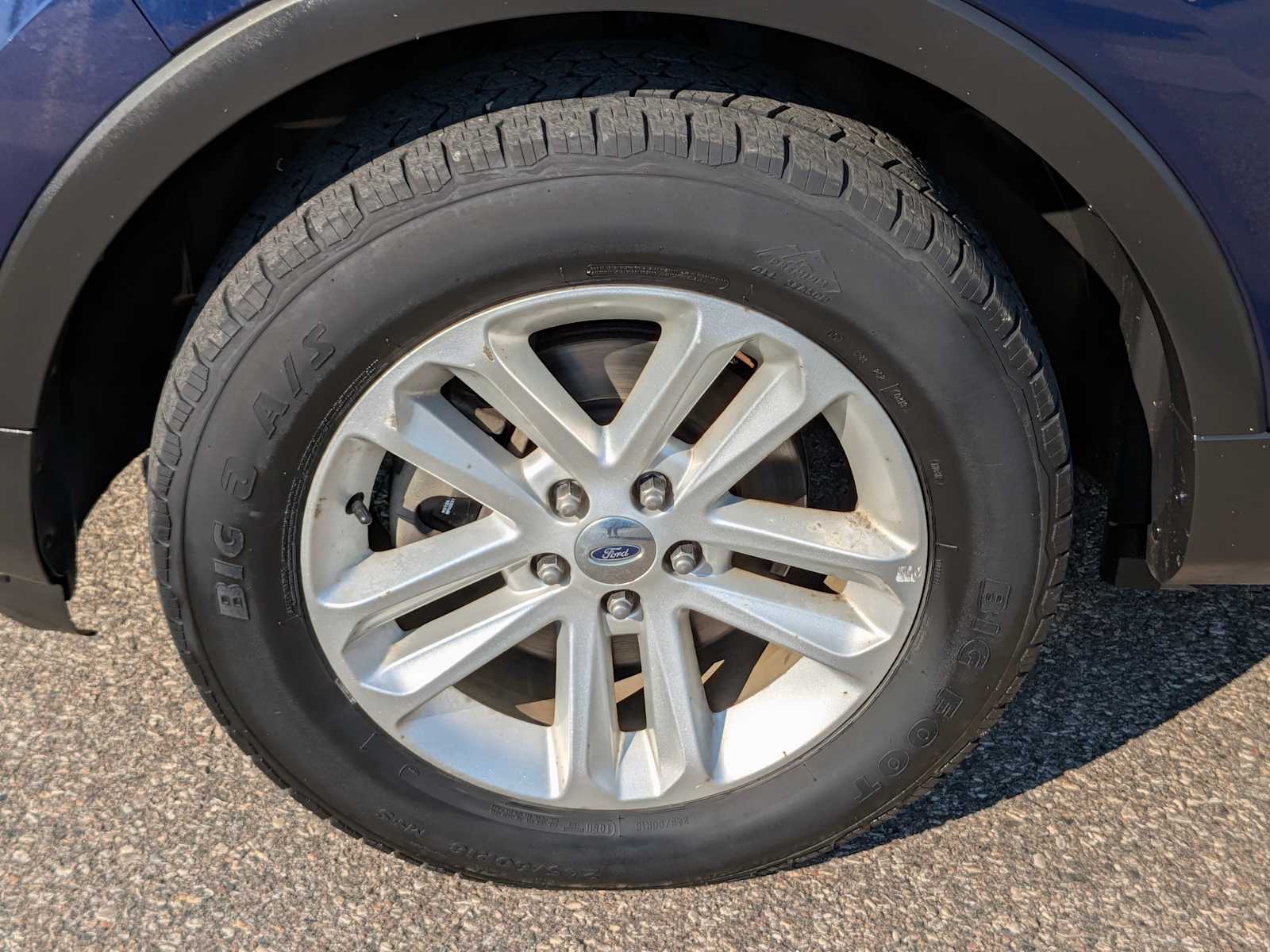 Thumbnail: 2011 Ford Explorer - 17