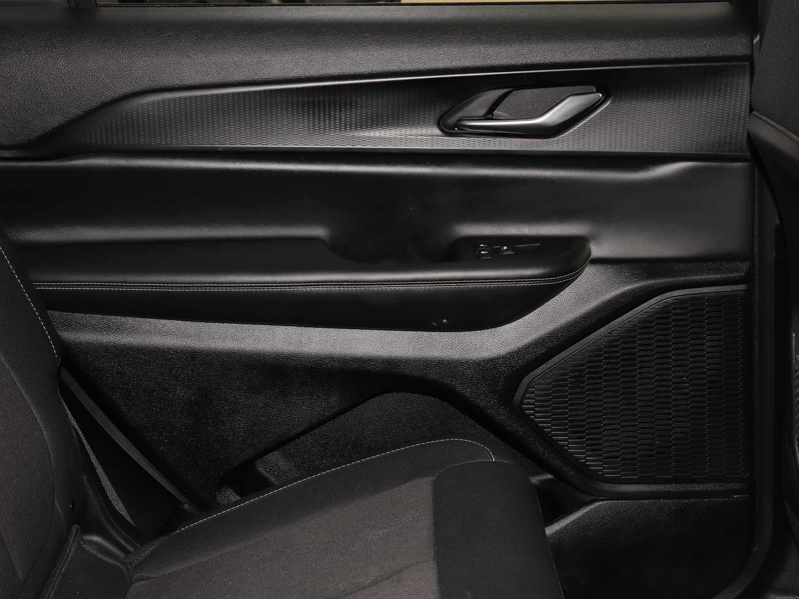 Thumbnail: 2023 Jeep Grand Cherokee L - 28