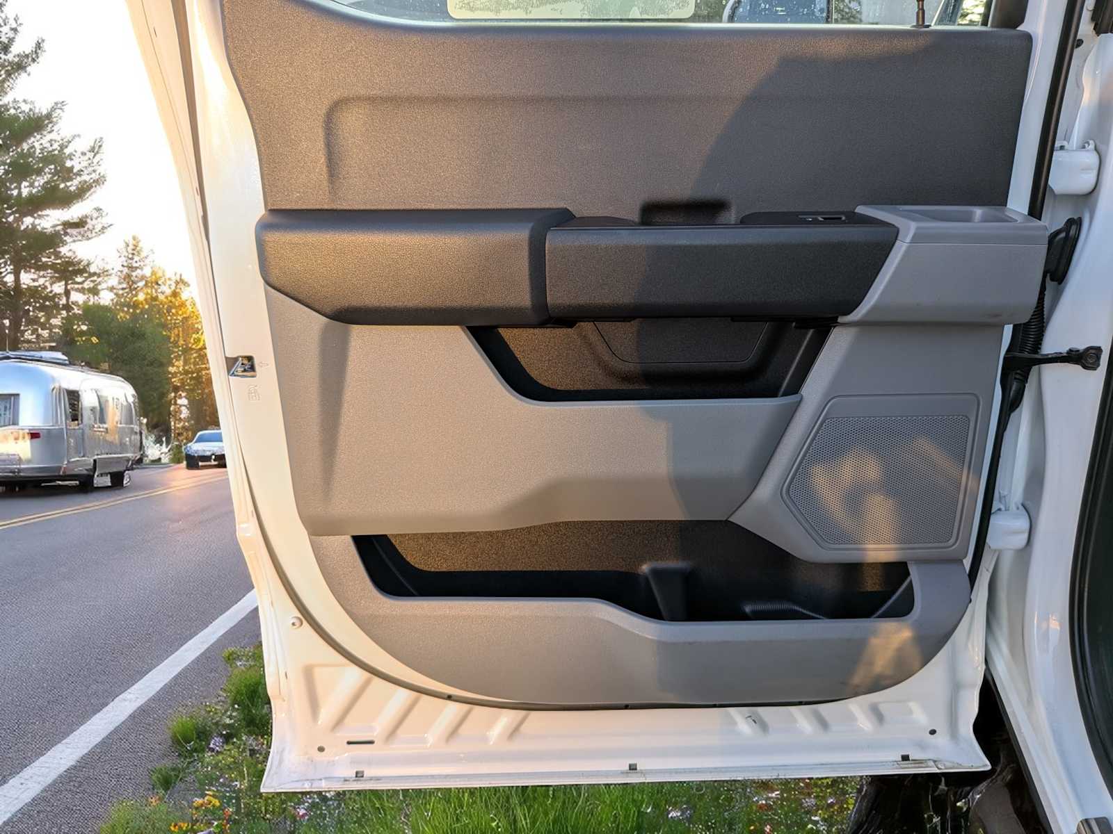 2023 Ford Econoline E-350 24