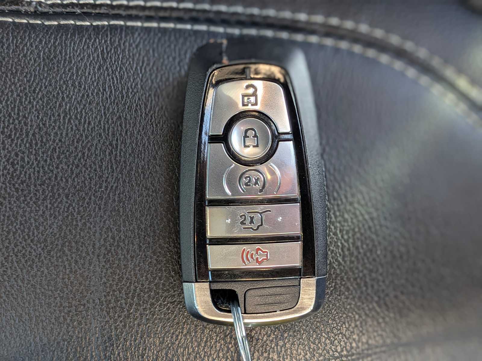 Thumbnail: 2020 Ford Explorer - 34