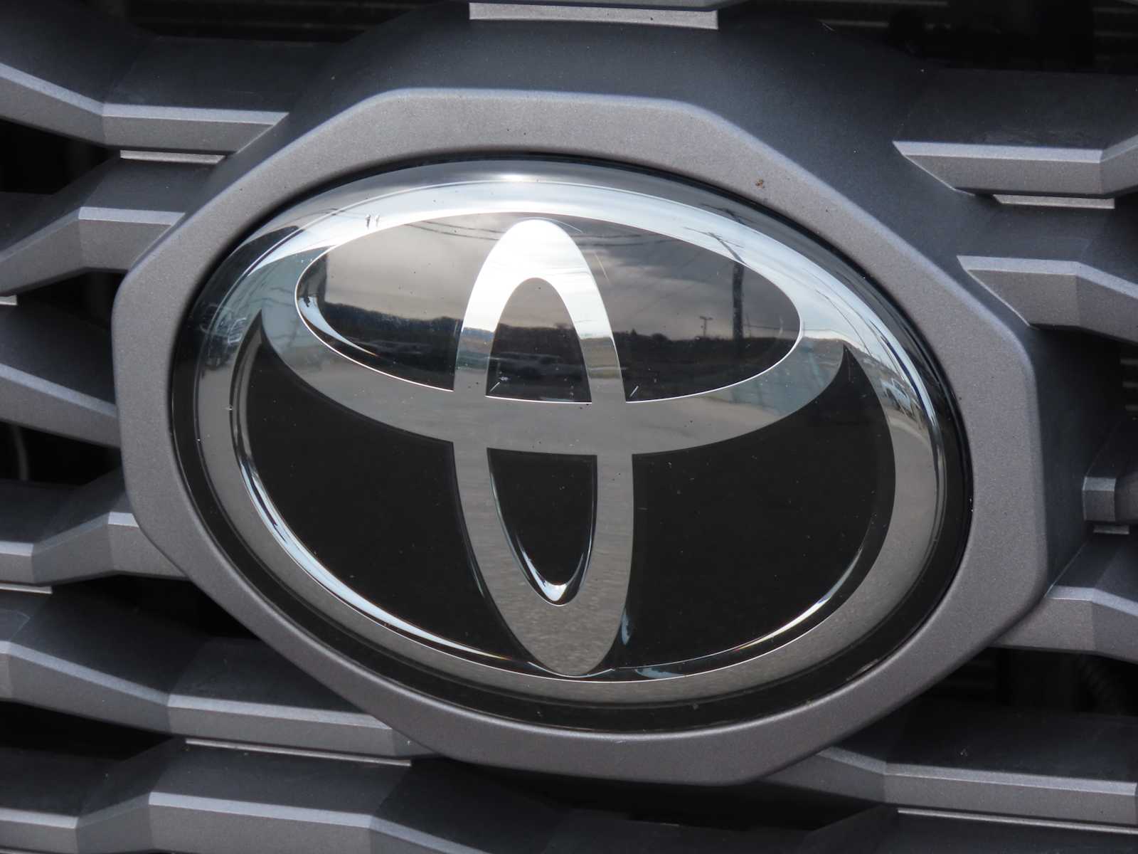 Thumbnail: 2022 Toyota Tacoma - 11