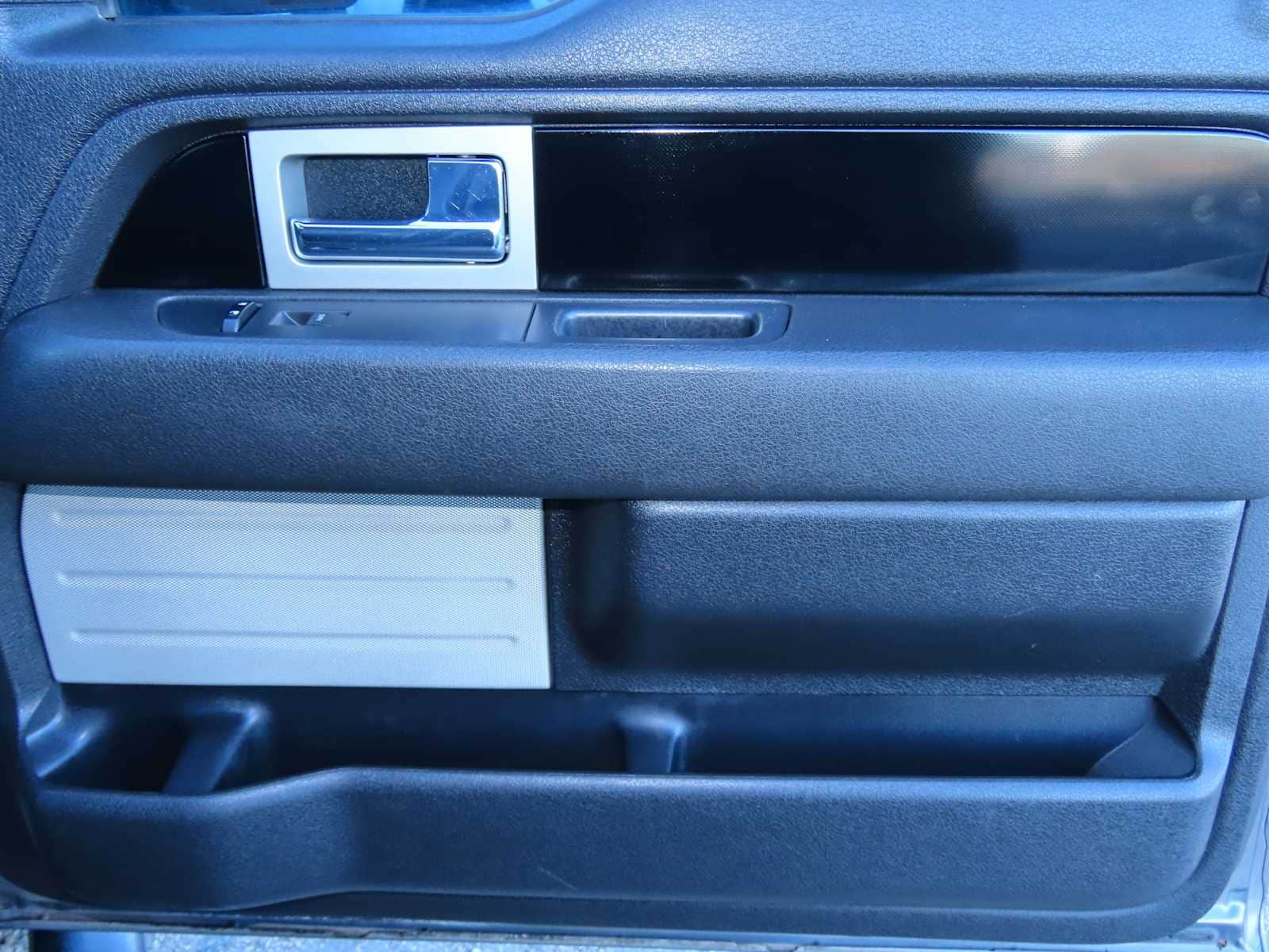 Thumbnail: 2011 Ford F-150 - 23