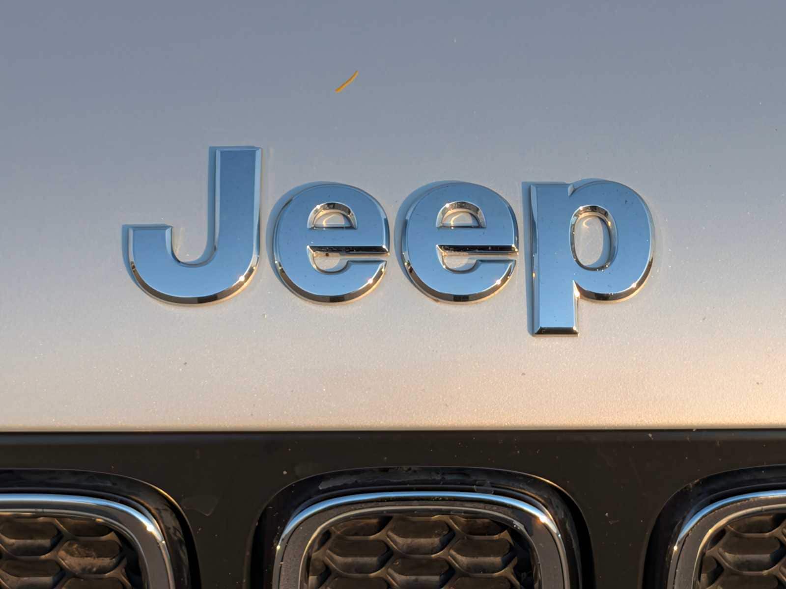 Thumbnail: 2017 Jeep Renegade - 11