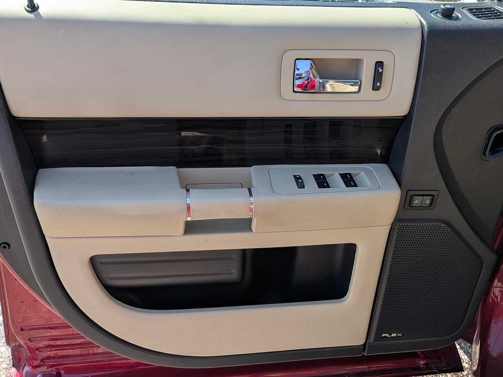 Thumbnail: 2016 Ford Flex - 16